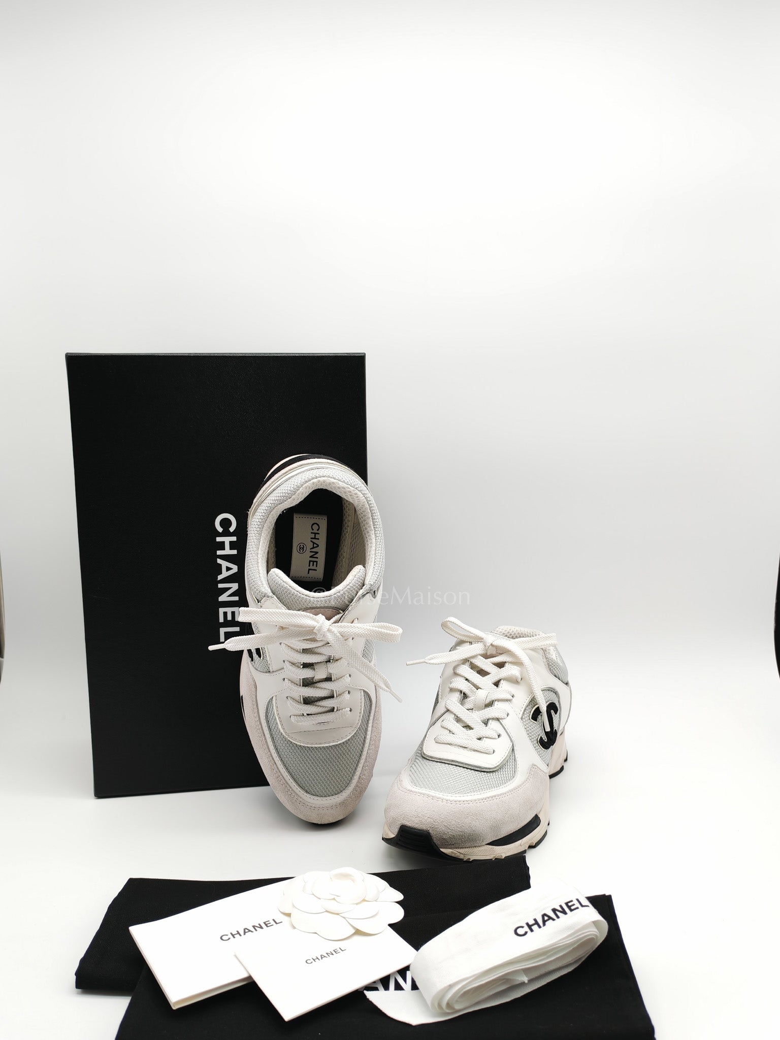 Calfskin Fabric Sneakers in White/Light Gray Size 39 (25cm)