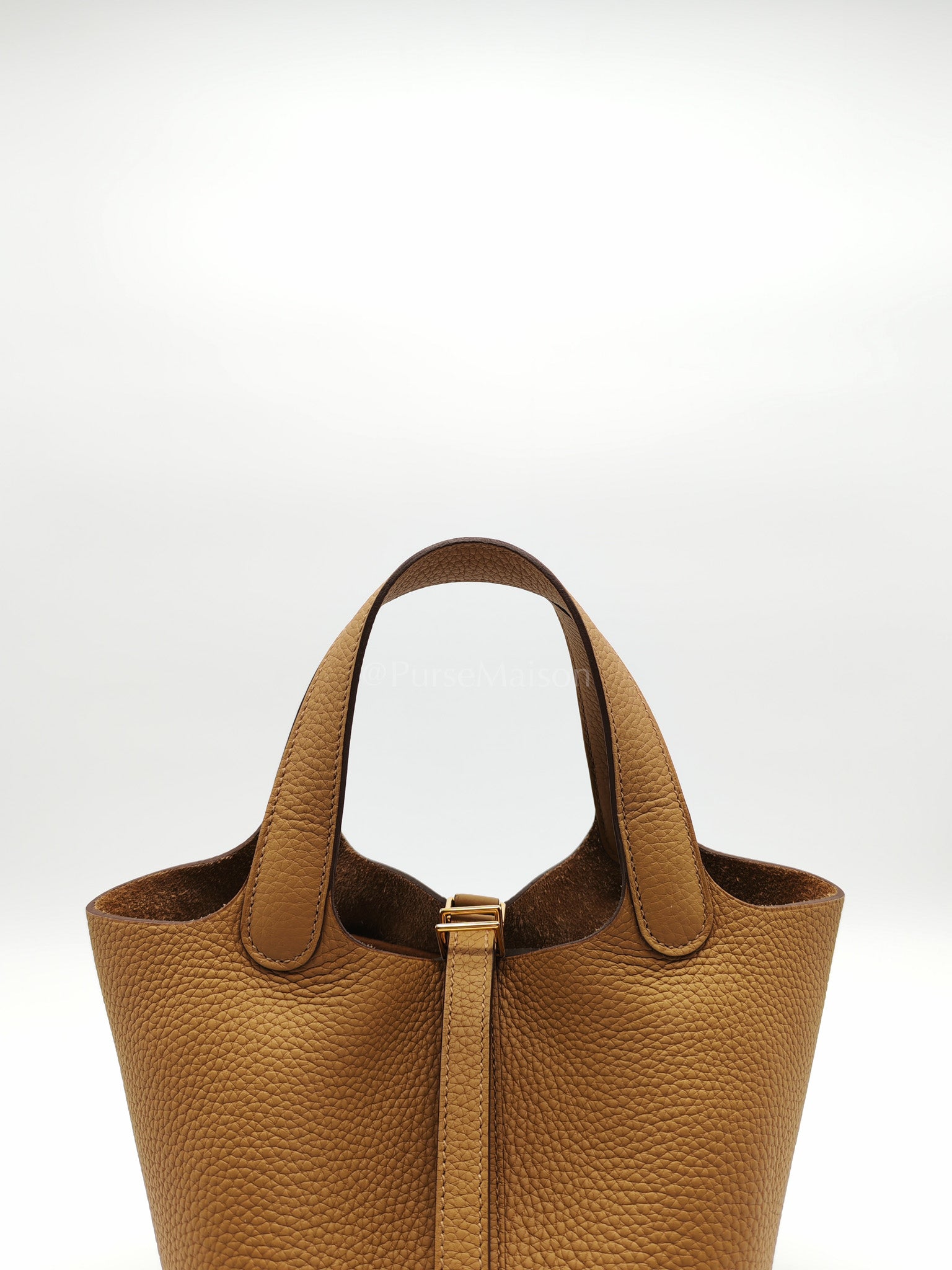 Picotin 18 in Biscuit Taurillon Clemence Leather and Gold Hardware Stamp B(2023)