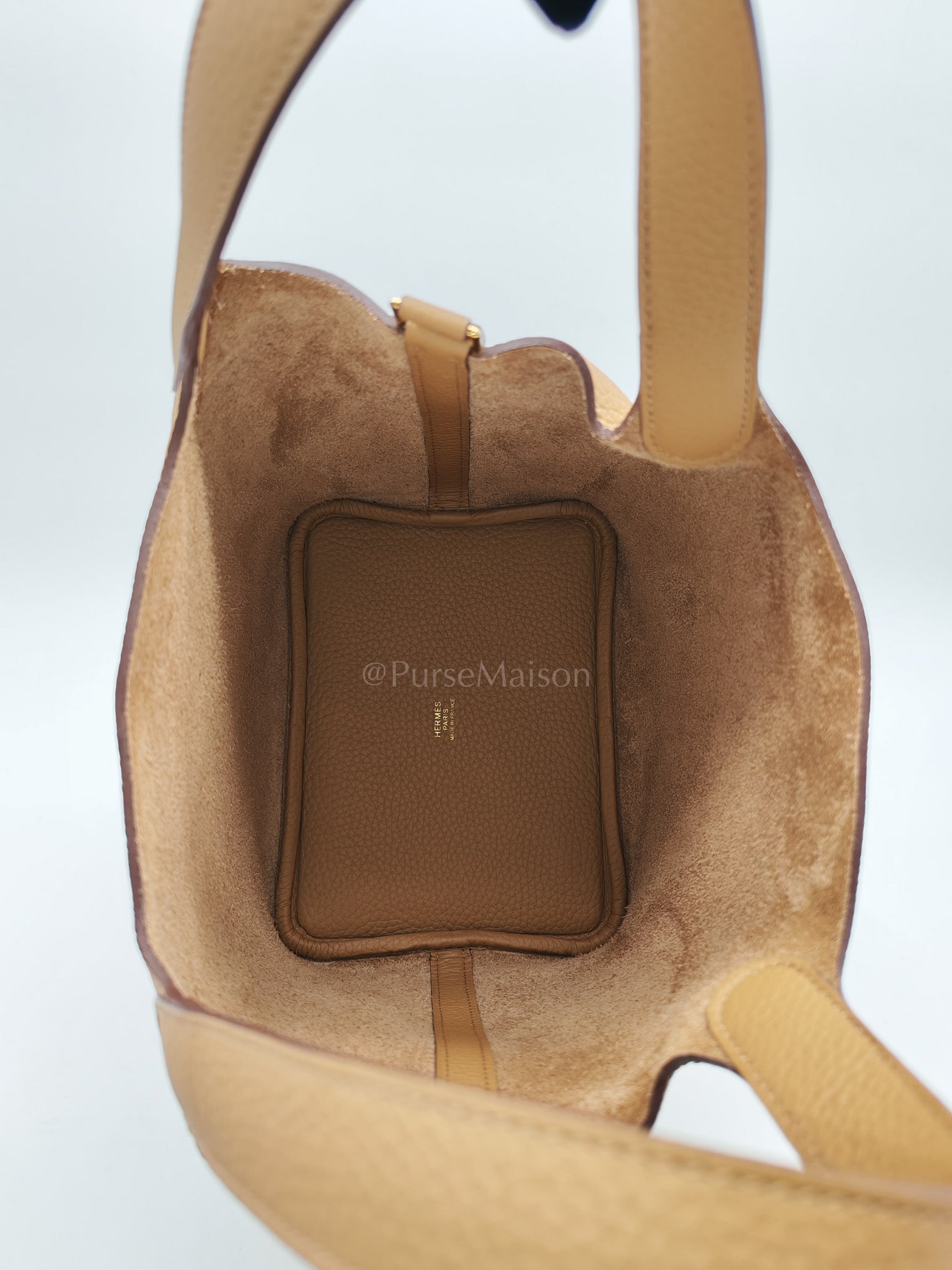 Picotin 18 in Biscuit Taurillon Clemence Leather and Gold Hardware Stamp B(2023)