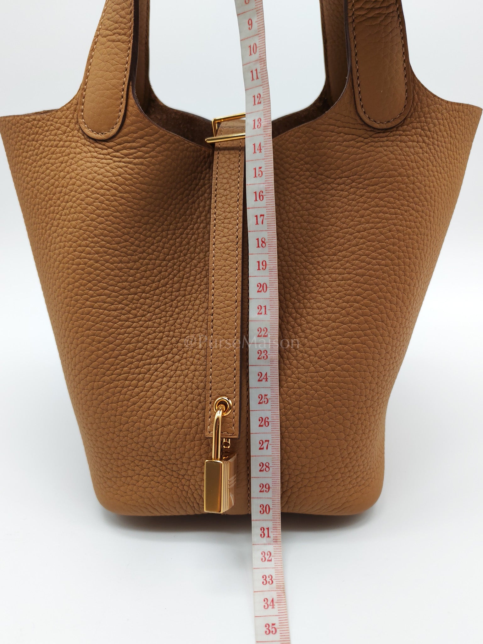 Picotin 18 in Biscuit Taurillon Clemence Leather and Gold Hardware Stamp B(2023)