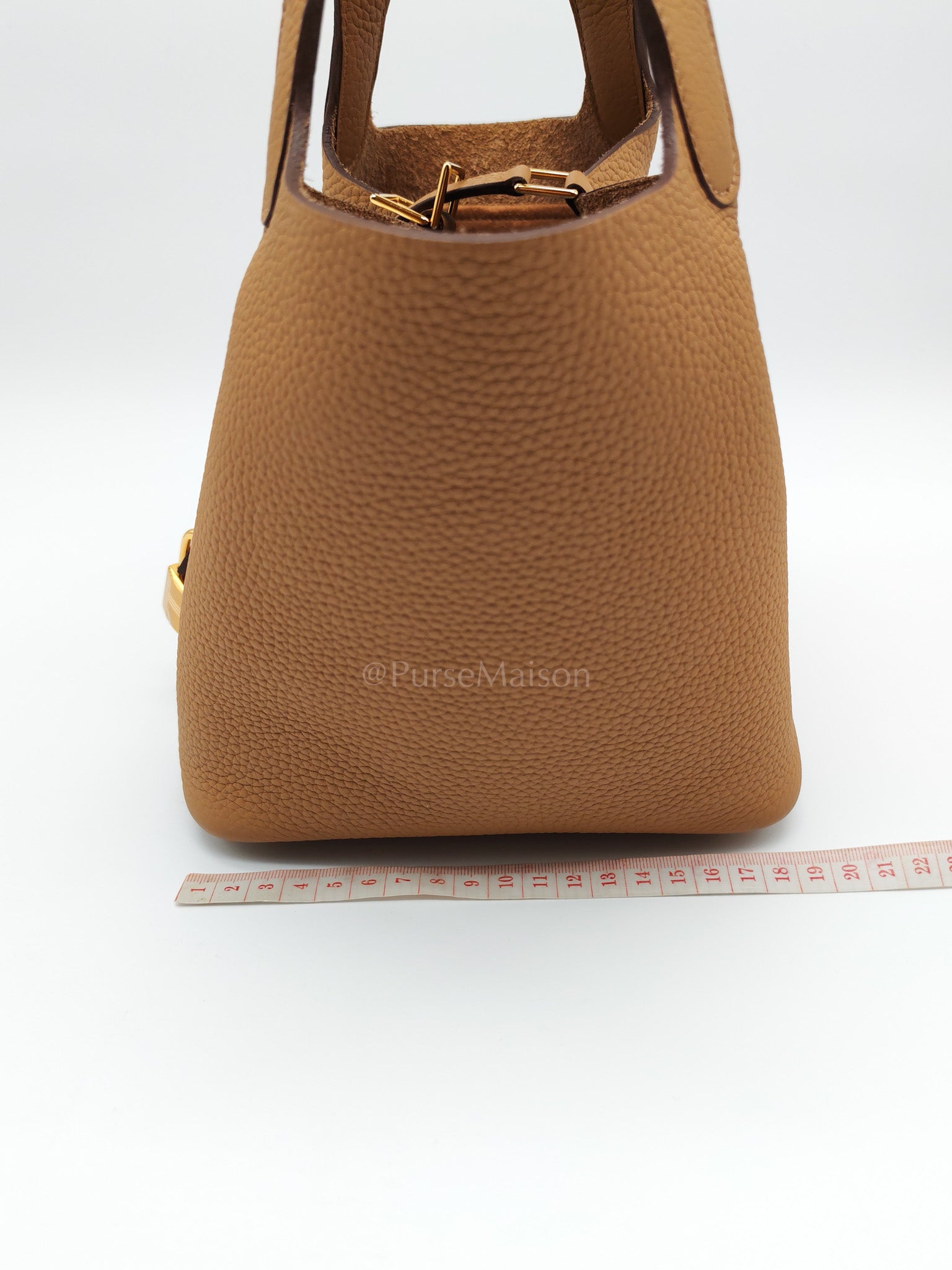 Picotin 18 in Biscuit Taurillon Clemence Leather and Gold Hardware Stamp B(2023)