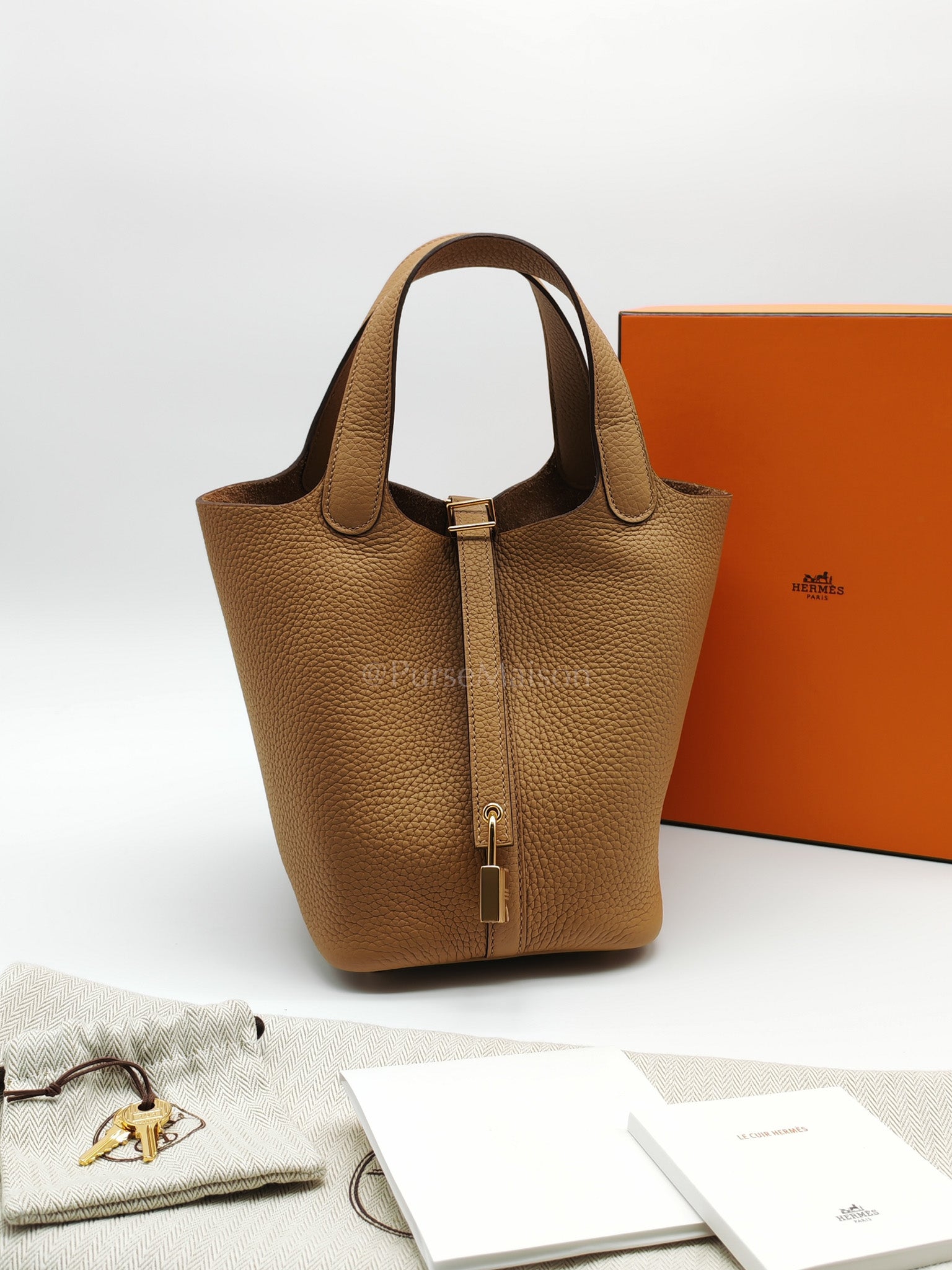 Picotin 18 in Biscuit Taurillon Clemence Leather and Gold Hardware Stamp B(2023)