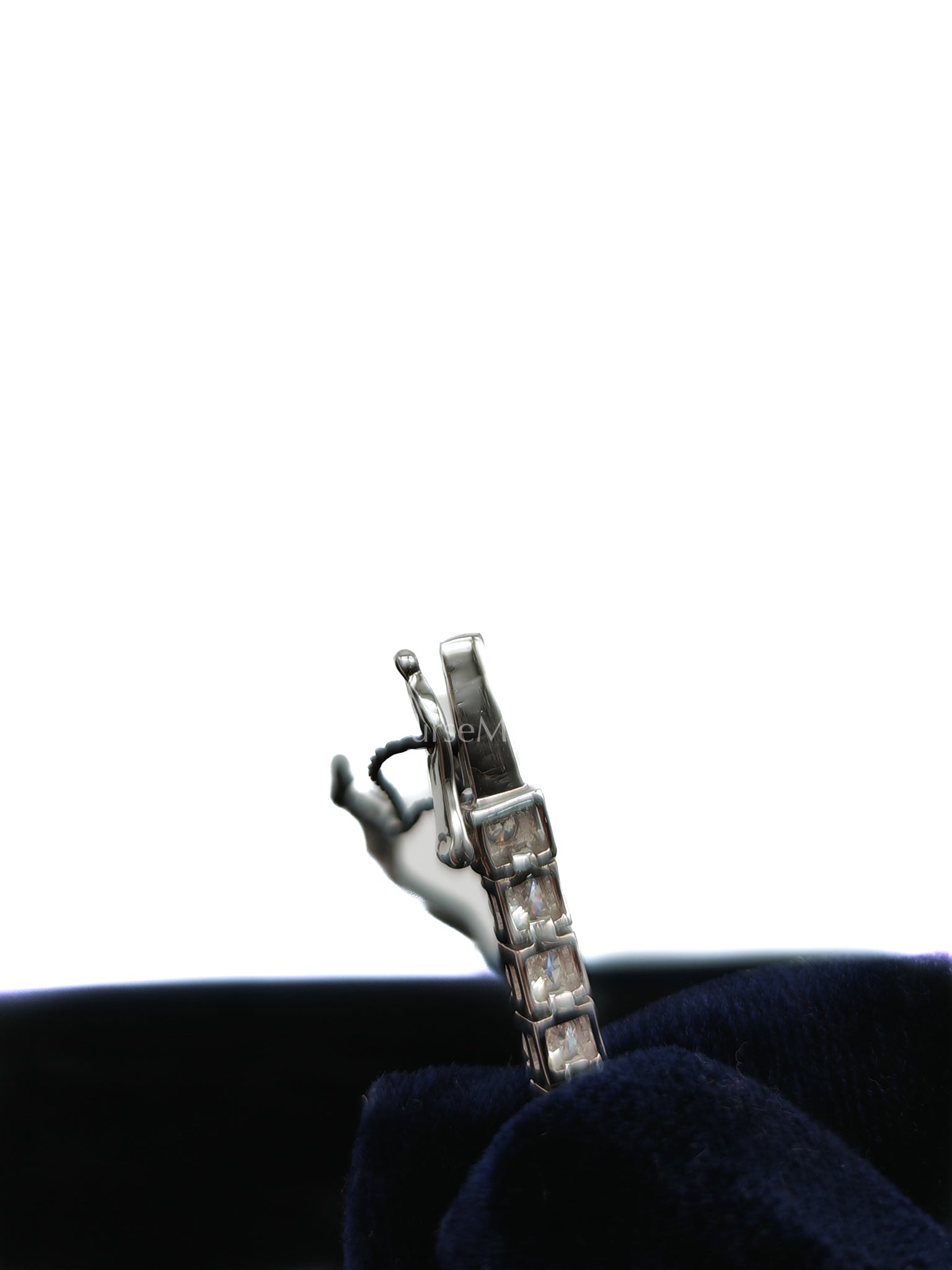 18k 13.88gms 7.49cts VS1 to VVS1 (Clarity) E to H (Color) Natural Diamond White Gold Tennis Bracelet (7 Inches) | Purse Maison Luxury Bags Shop