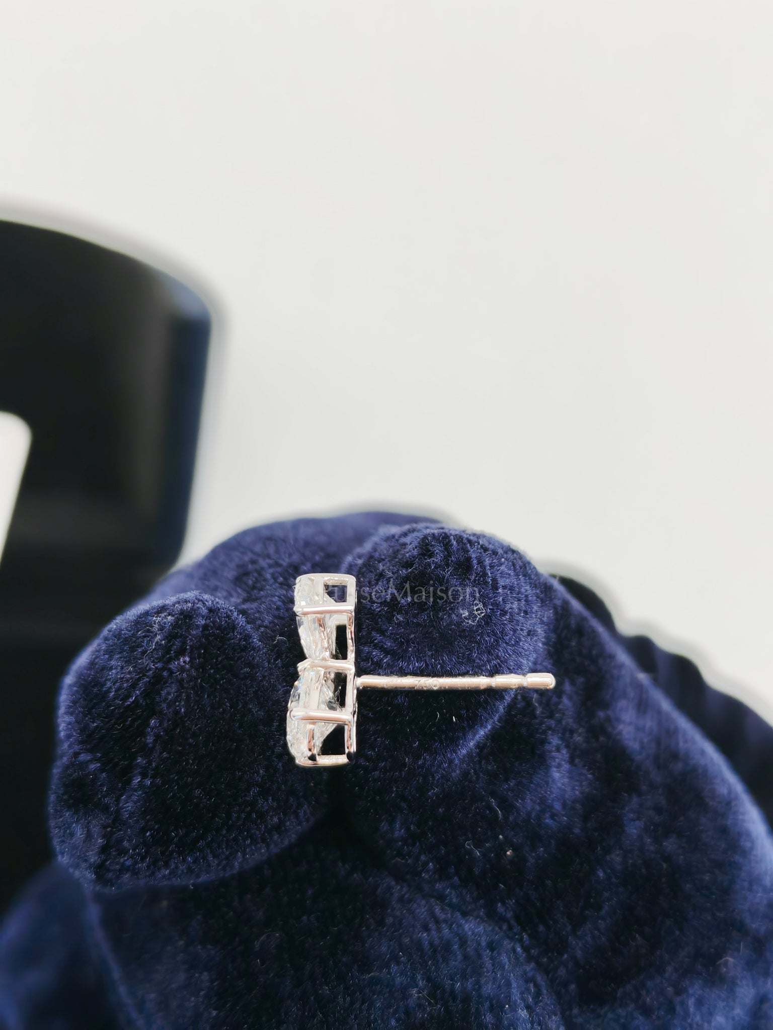 18K 1.96gms. 2.02cts Natural Diamond White Gold Earrings | Purse Maison Luxury Bags Shop