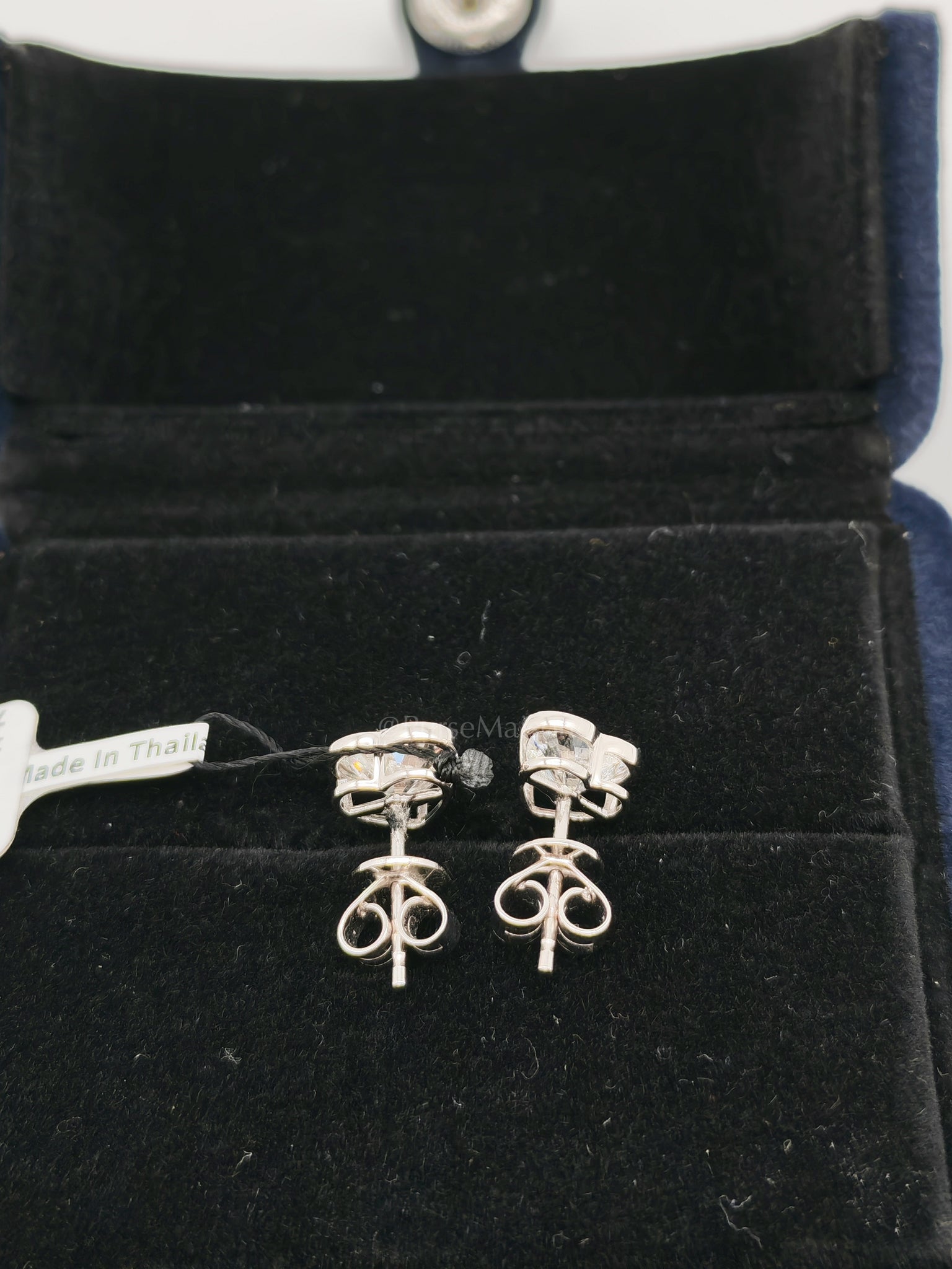 18k 2.06gms 2.03cts VS1 to VVS1 (Clarity) E to H (Color) Natural Diamond White Gold Earrings | Purse Maison Luxury Bags Shop