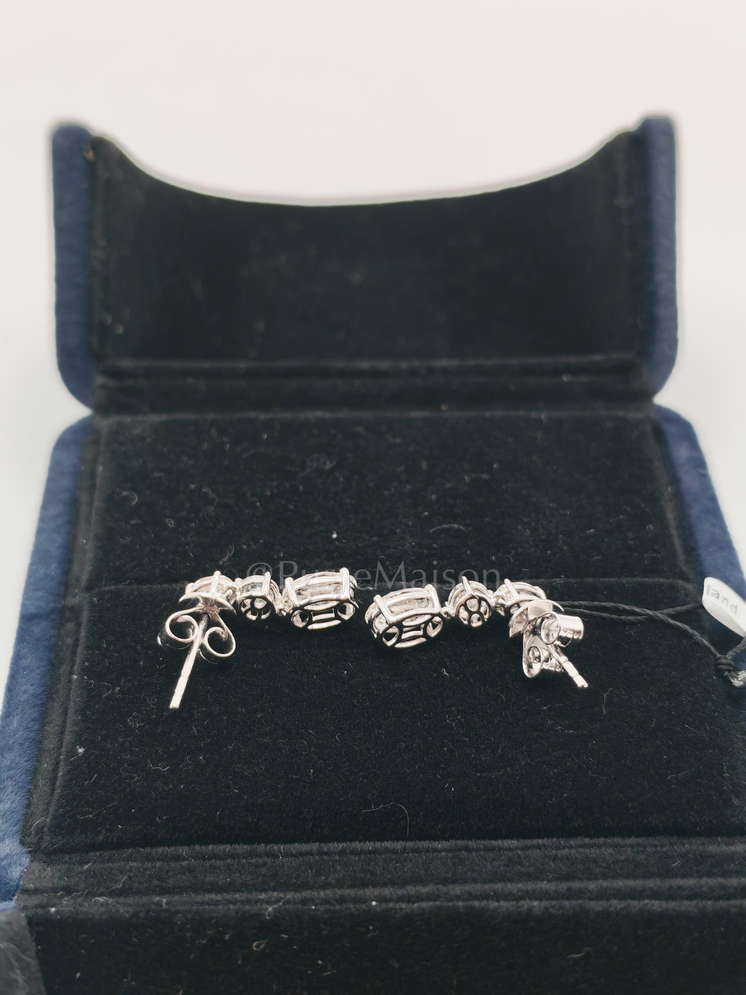 18k 2.37gms 2.17cts VS1 to VVS1 (Clarity) E to H (Color) Natural Diamond White Gold Earrings | Purse Maison Luxury Bags Shop