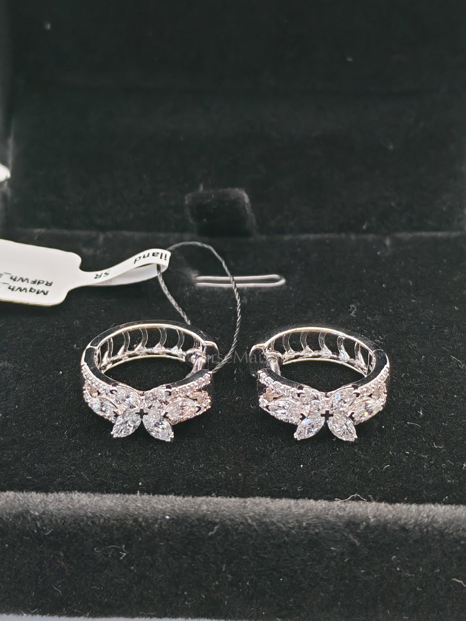 18k 3.95gms. 1.24cts. VS1 to VVS1 (Clarity) E to H (Color) Natural Diamond White Gold Earrings | Purse Maison Luxury Bags Shop