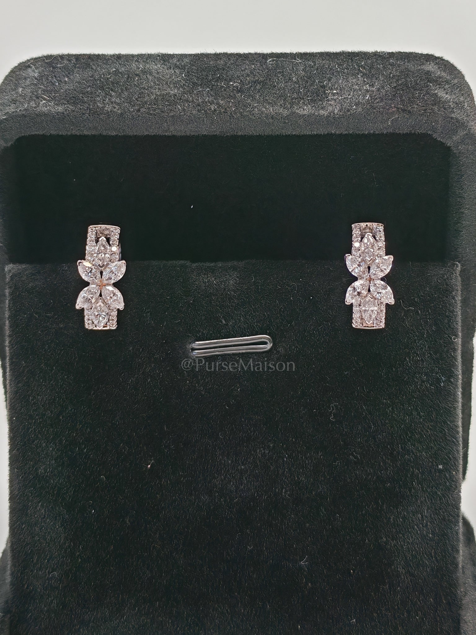 18k 3.95gms. 1.24cts. VS1 to VVS1 (Clarity) E to H (Color) Natural Diamond White Gold Earrings | Purse Maison Luxury Bags Shop
