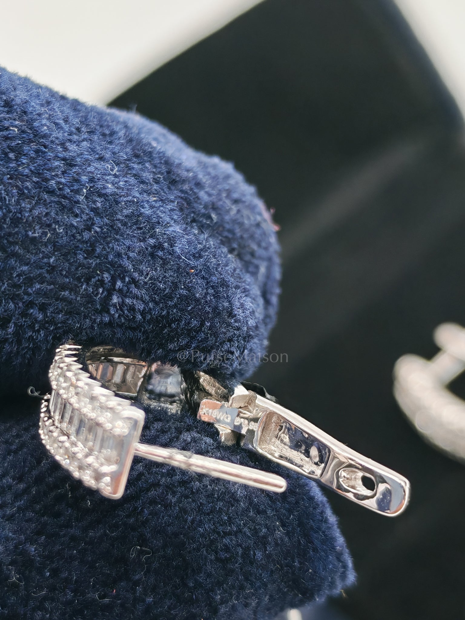 18k 4.32gms. 0.95cts Natural Diamons White Gold Earrings | Purse Maison Luxury Bags Shop