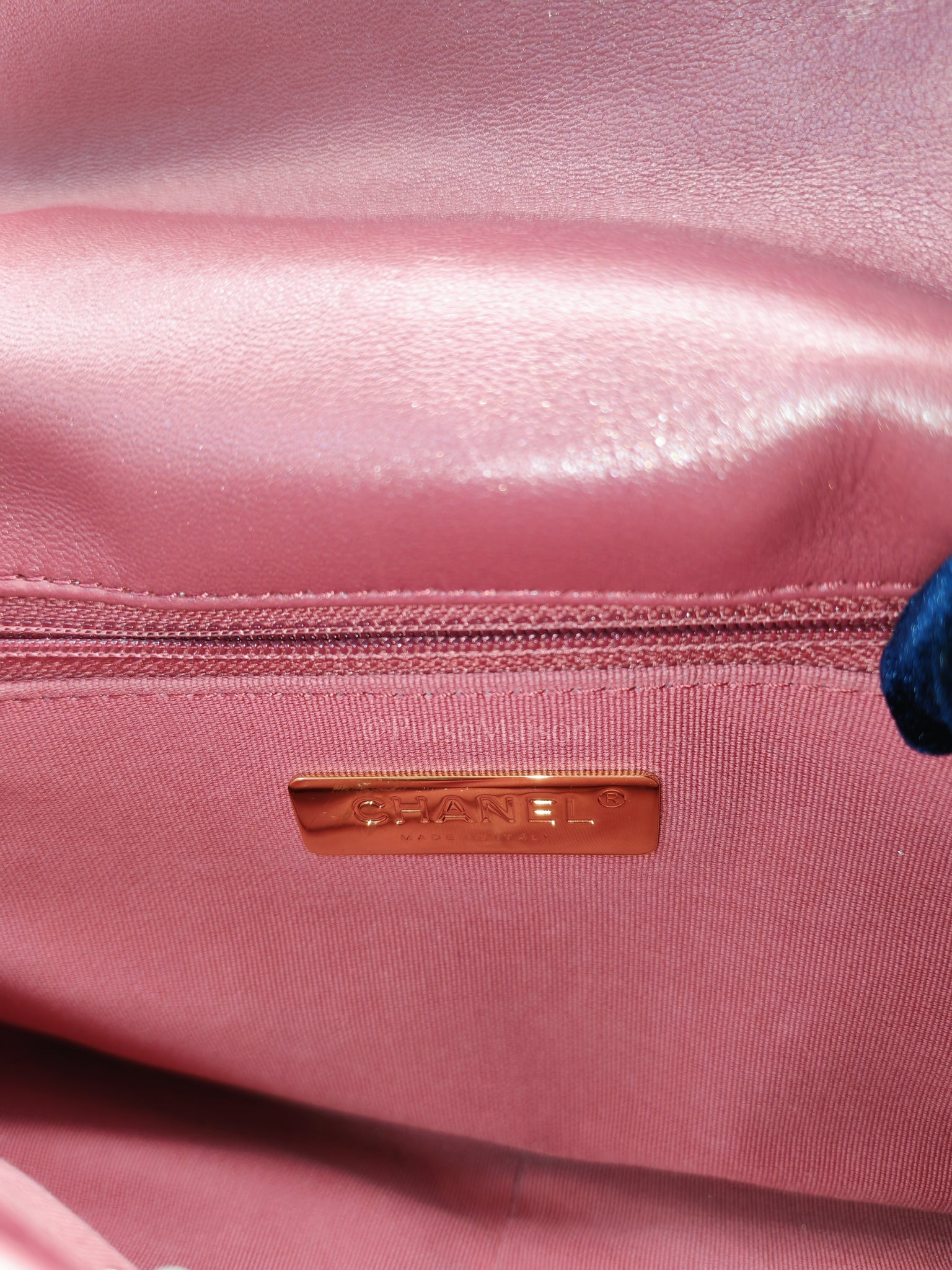 19 Flap Bag in Dark Pink Lambskin Leather and Mix Hardware Microchip | Purse Maison Luxury Bags Shop