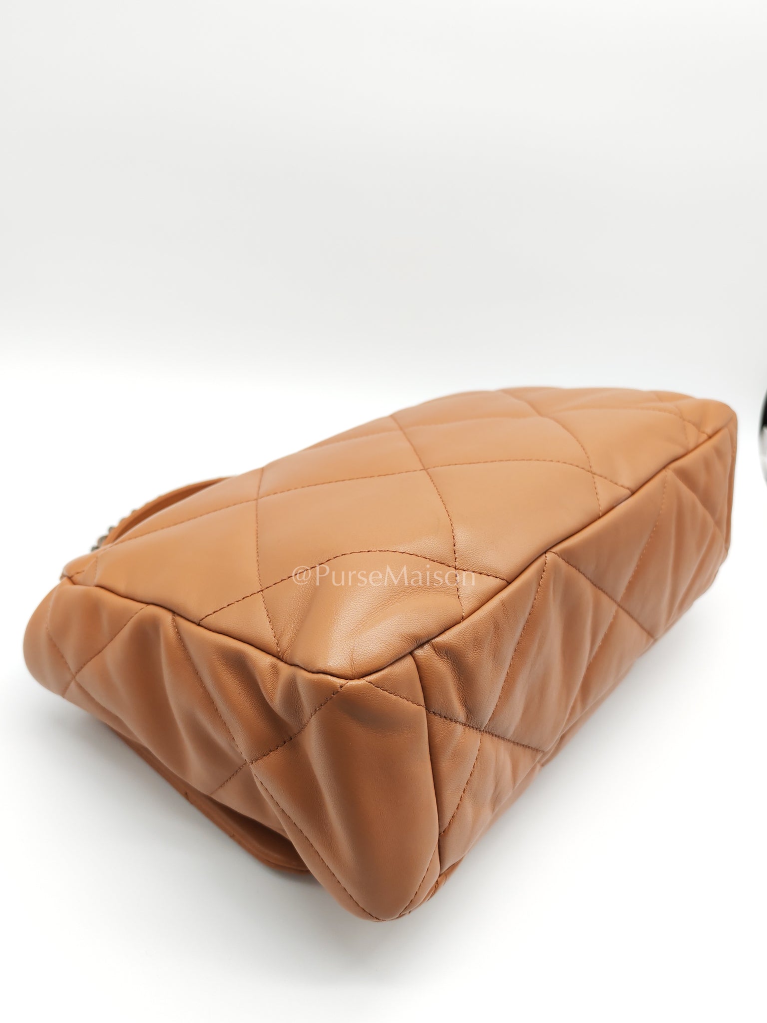 19 Maxi in Caramel Lambskin Leather and Mixed Hardware (Microchip) | Purse Maison Luxury Bags Shop