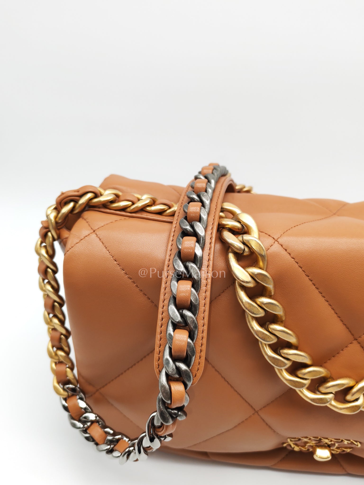 19 Maxi in Caramel Lambskin Leather and Mixed Hardware (Microchip) | Purse Maison Luxury Bags Shop