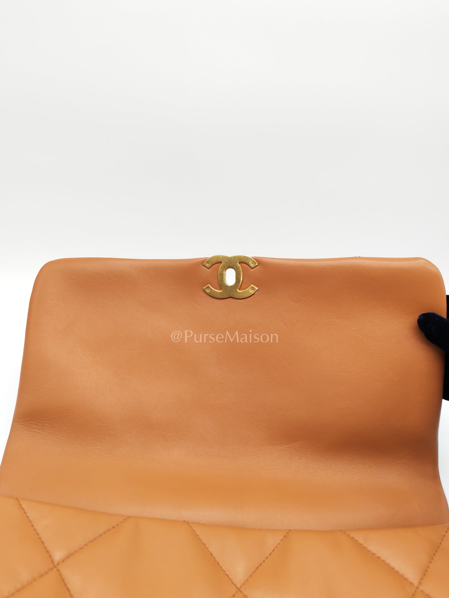 19 Maxi in Caramel Lambskin Leather and Mixed Hardware (Microchip) | Purse Maison Luxury Bags Shop