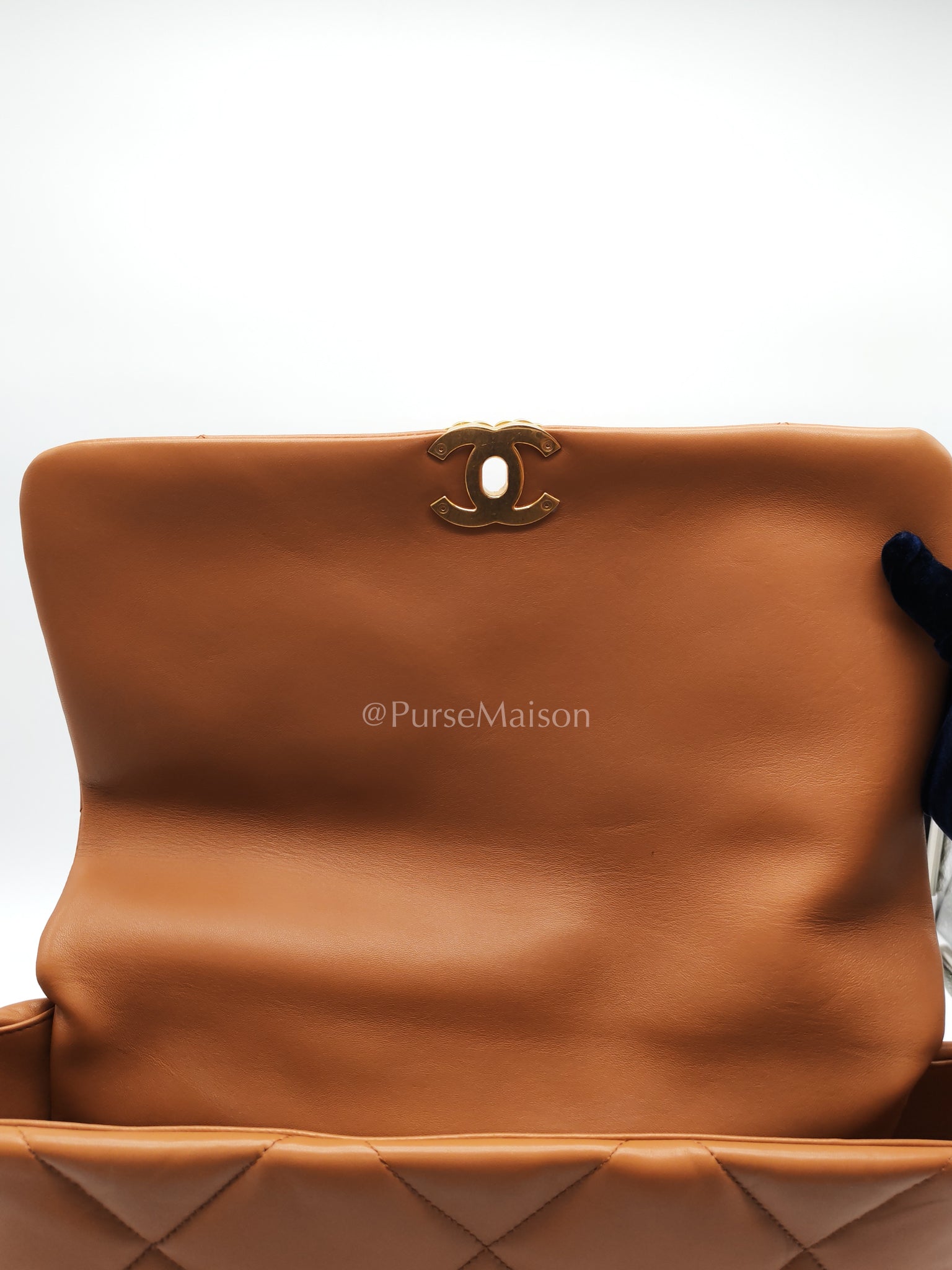 19 Maxi in Caramel Lambskin Leather and Mixed Hardware (Microchip) | Purse Maison Luxury Bags Shop