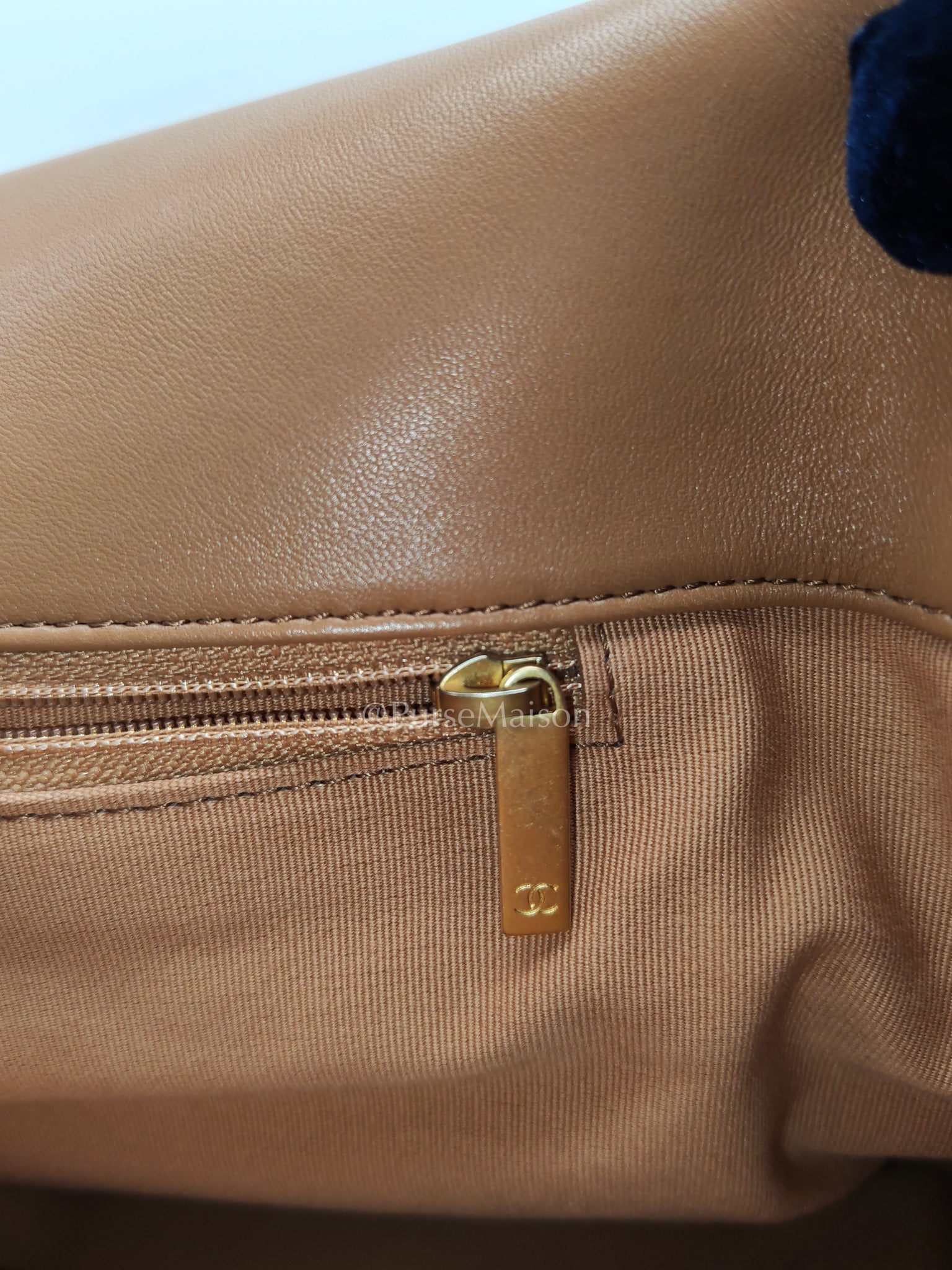 19 Maxi in Caramel Lambskin Leather and Mixed Hardware (Microchip) | Purse Maison Luxury Bags Shop