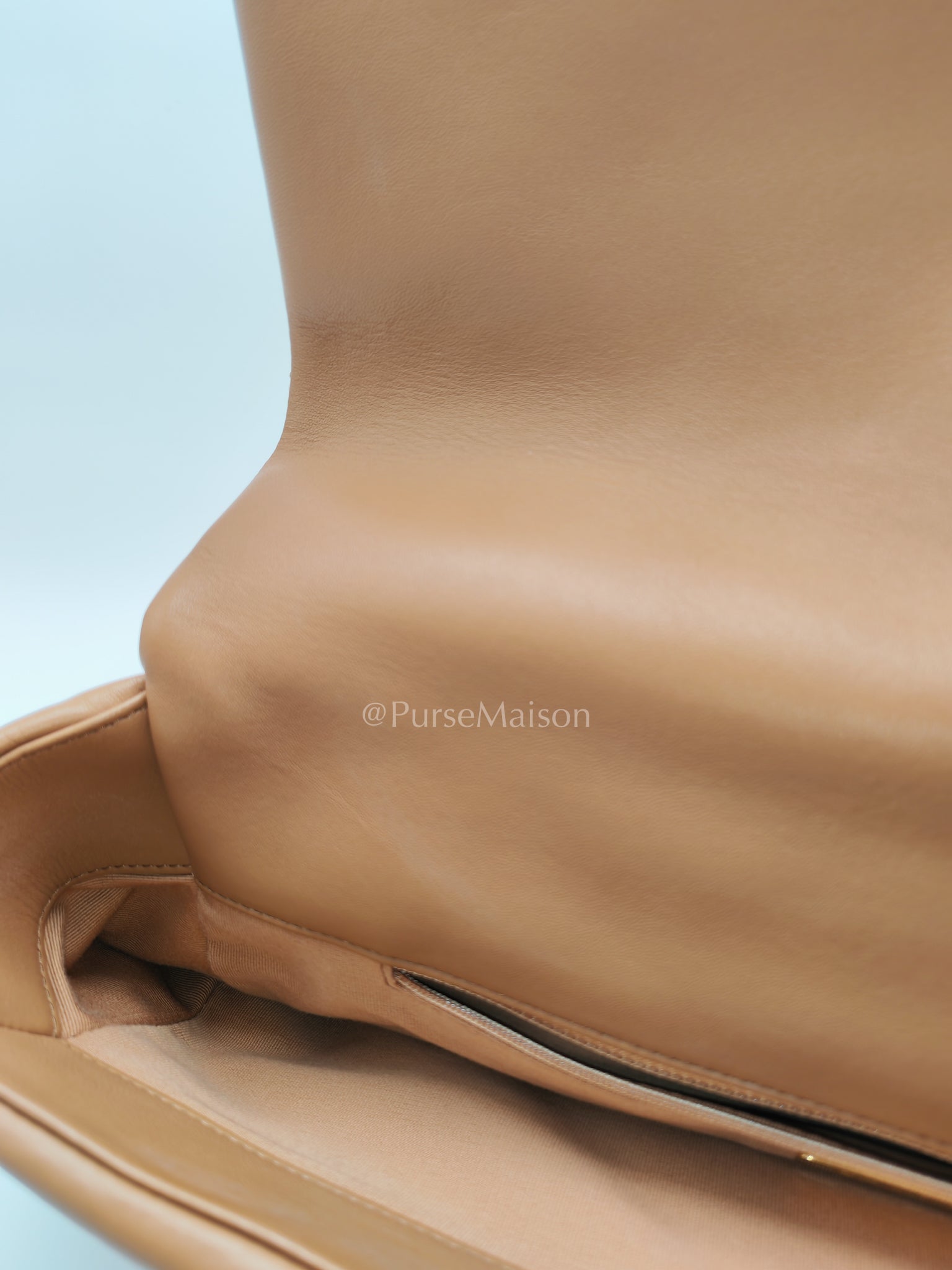 19 Maxi in Caramel Lambskin Leather and Mixed Hardware (Microchip) | Purse Maison Luxury Bags Shop