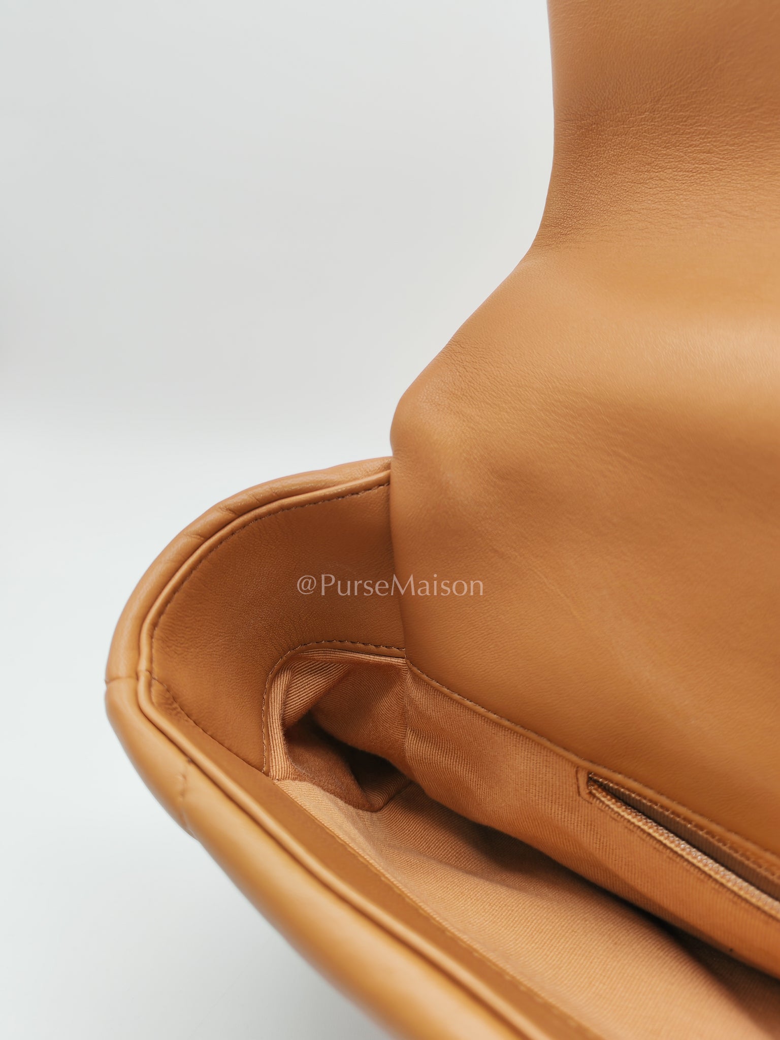19 Maxi in Caramel Lambskin Leather and Mixed Hardware (Microchip) | Purse Maison Luxury Bags Shop