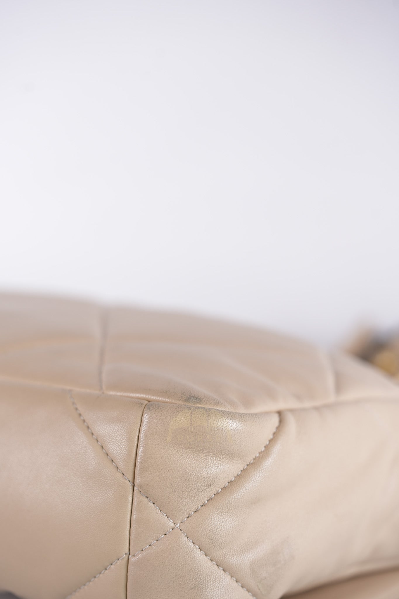 19 Medium in Beige Lambskin Leather & Mixed Hardware Microchip | Purse Maison Luxury Bags Shop