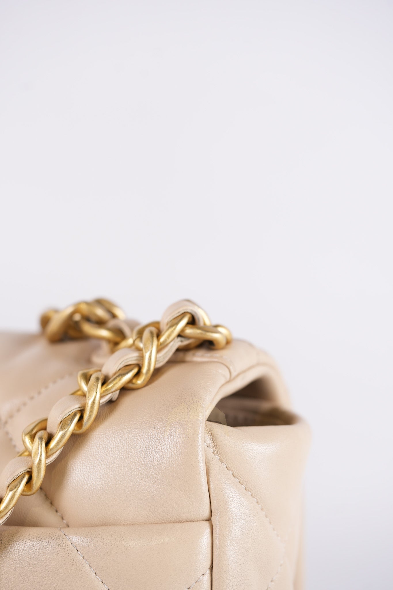 19 Medium in Beige Lambskin Leather & Mixed Hardware Microchip | Purse Maison Luxury Bags Shop