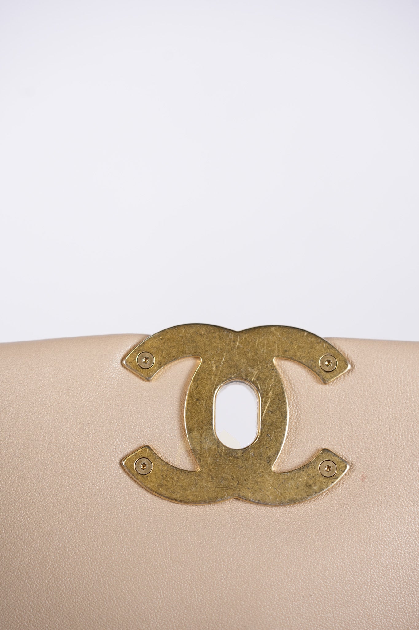 19 Medium in Beige Lambskin Leather & Mixed Hardware Microchip | Purse Maison Luxury Bags Shop