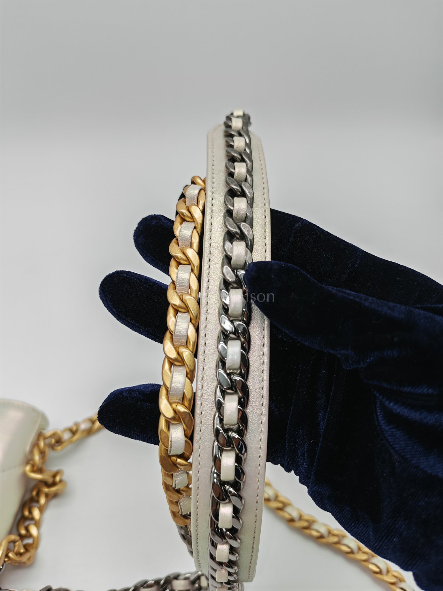 19 Phone Holder Quilted Iridescent Lambskin Leather in Mix Hardware (Series 31) | Purse Maison Luxury Bags Shop