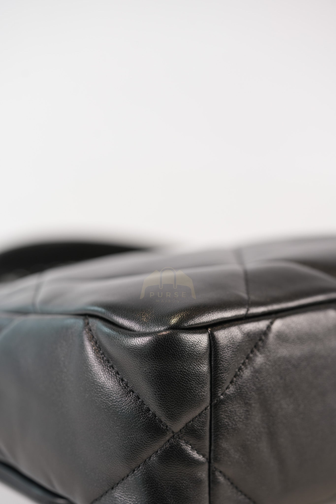 19 Small in Black Lambskin Leather & Mix Hardware Microchip | Purse Maison Luxury Bags Shop