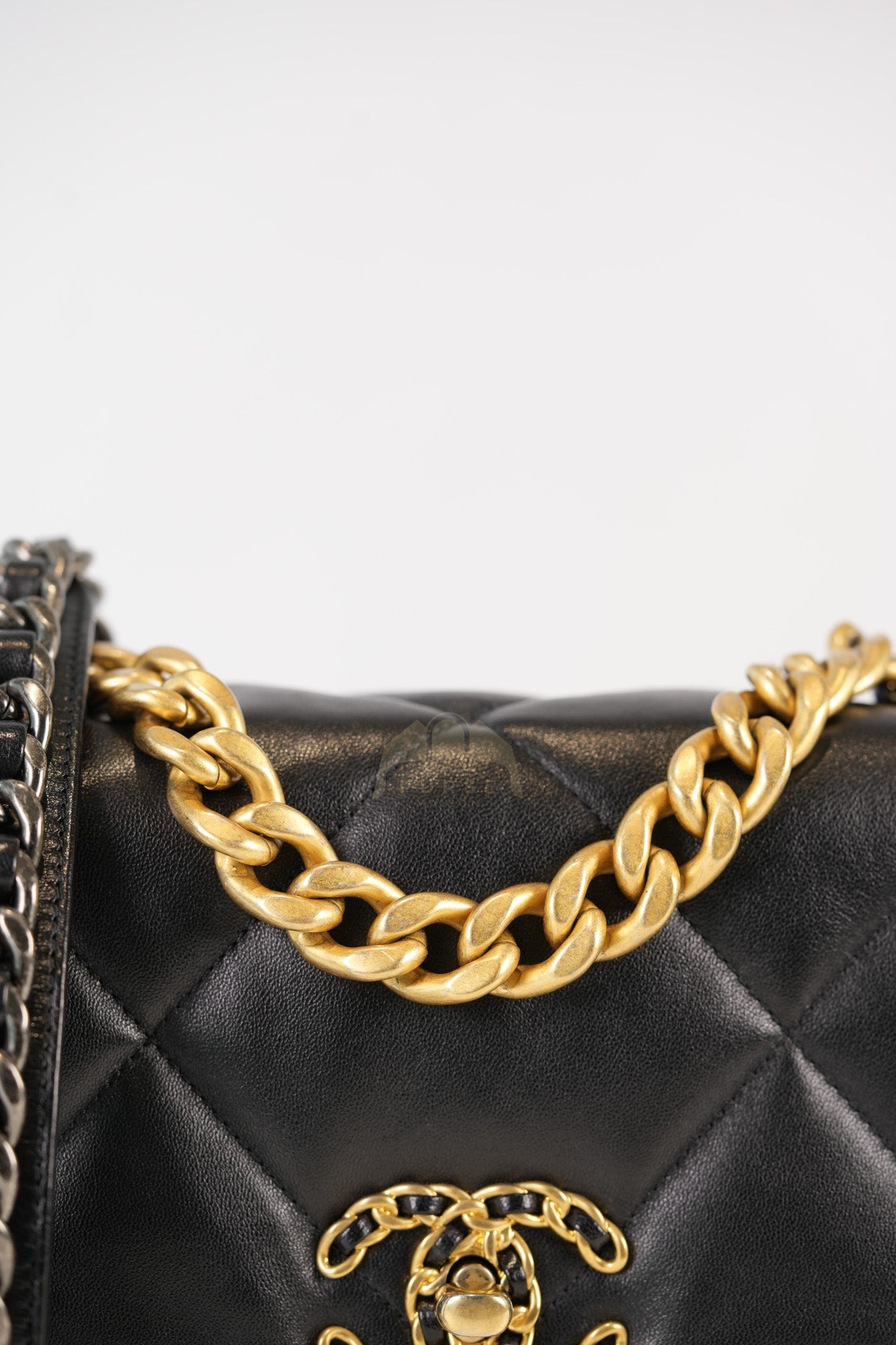 19 Small in Black Lambskin Leather & Mix Hardware Microchip | Purse Maison Luxury Bags Shop