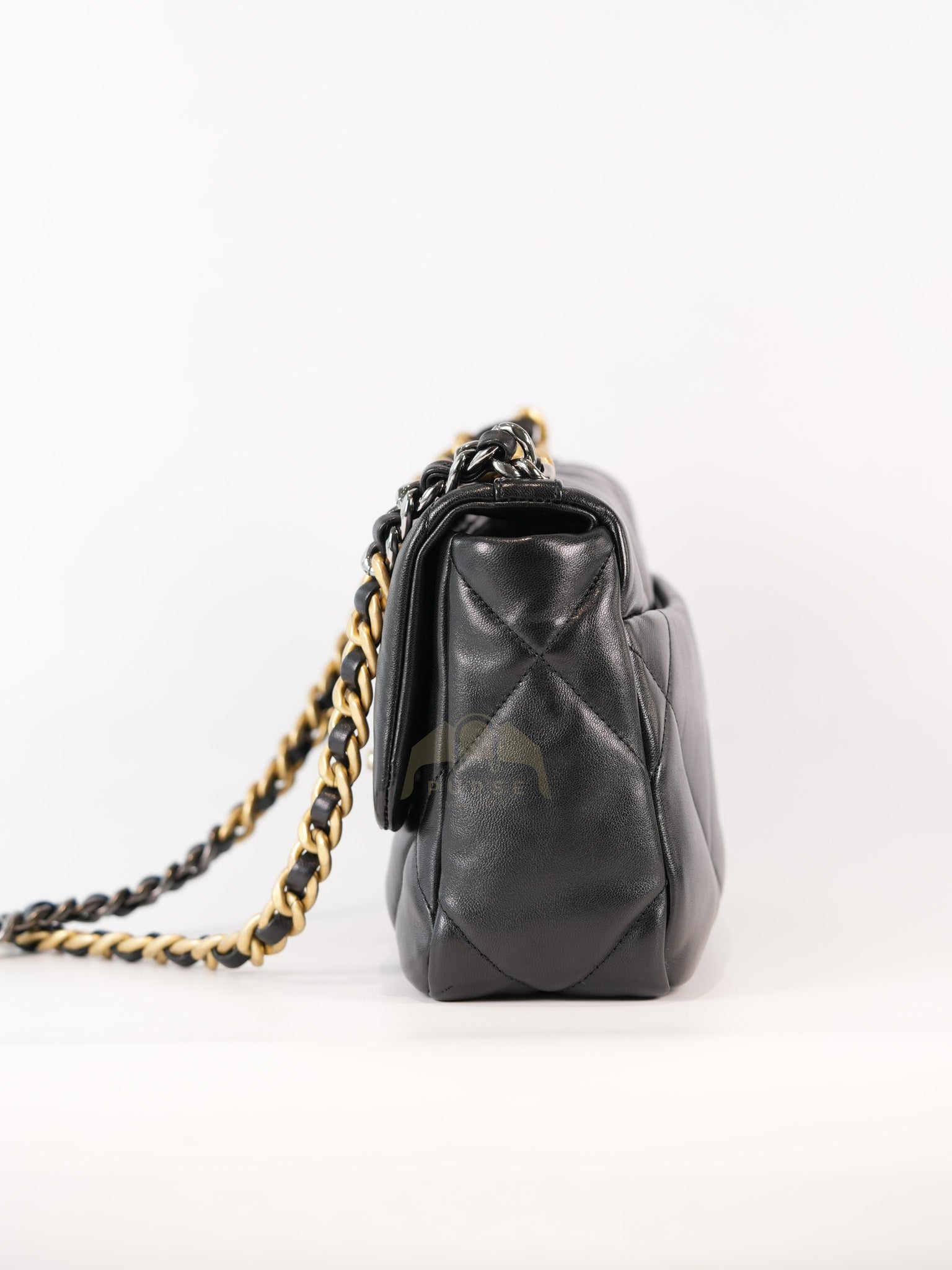 19 Small in Black Lambskin Leather & Mix Hardware Microchip | Purse Maison Luxury Bags Shop