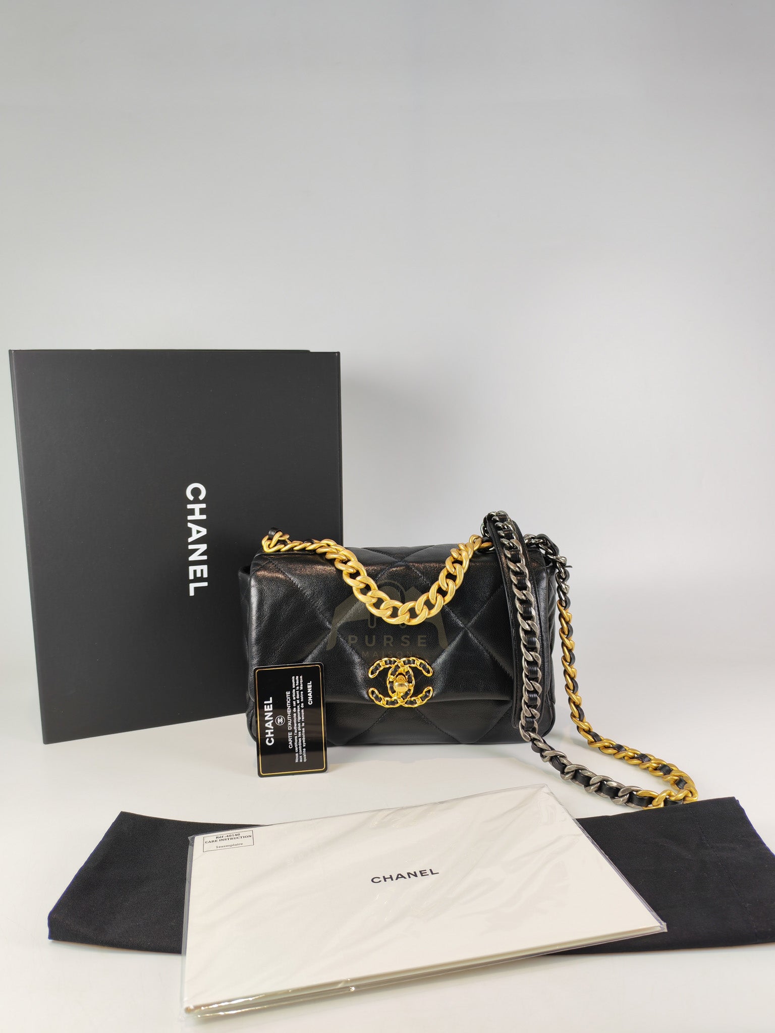 19 Small in Black Lambskin Leather & Mixed Hardware Series 29 | Purse Maison Luxury Bags Shop