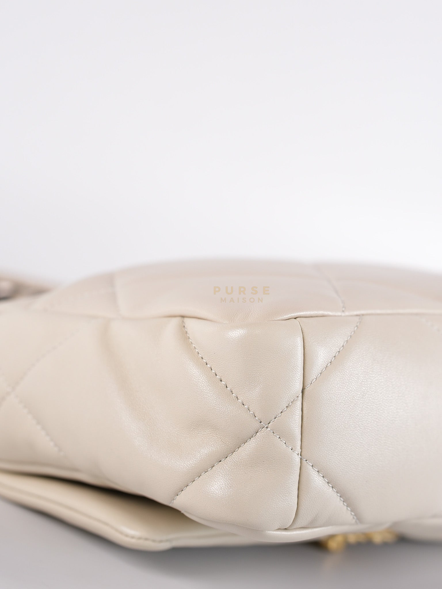 19 Small in Light Beige Lambskin and Mix Hardware Series 30 | Purse Maison Luxury Bags Shop