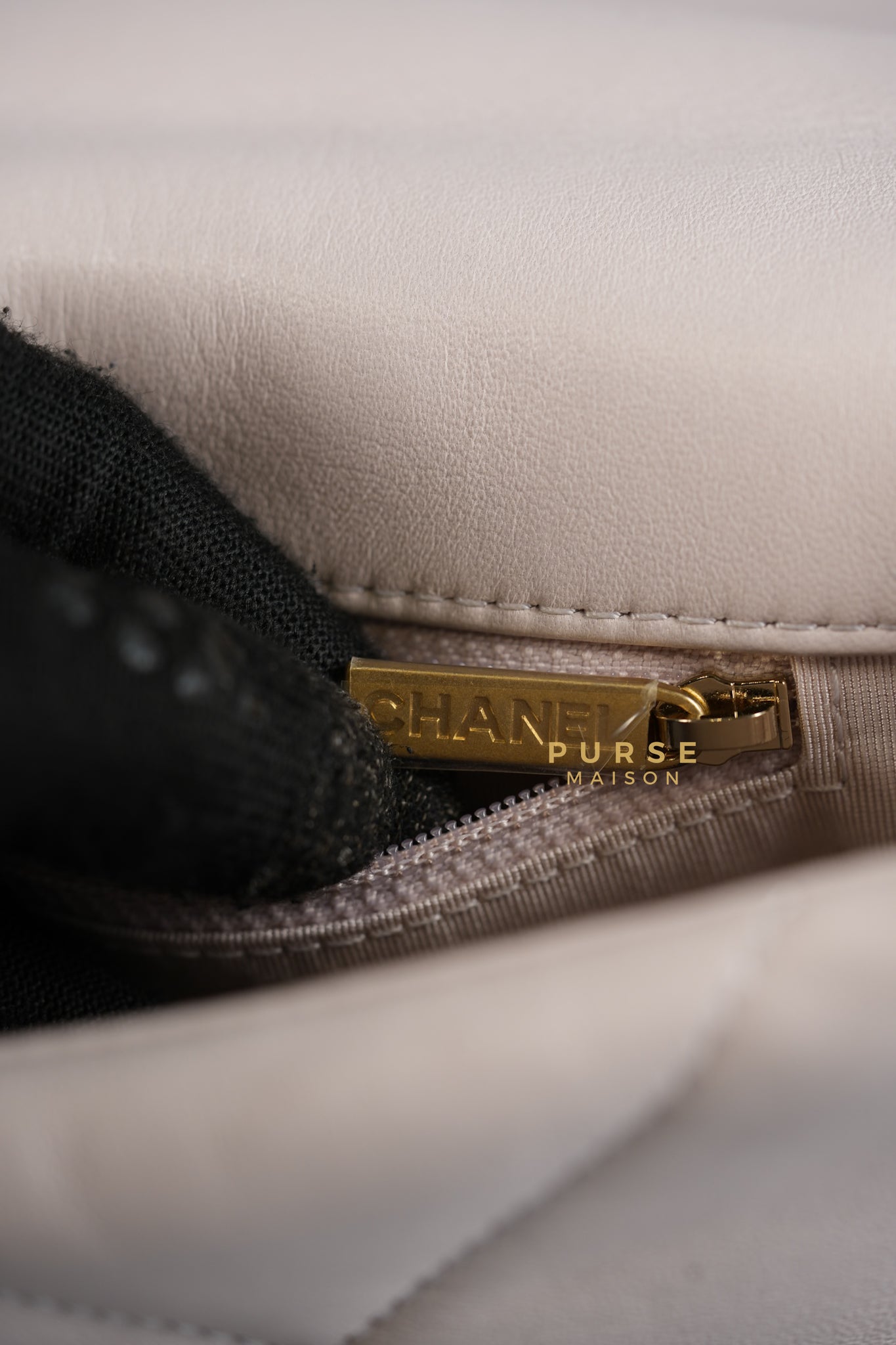 19 Small in Pale Pink Lambskin and Mix Hardware (Microchip) | Purse Maison Luxury Bags Shop