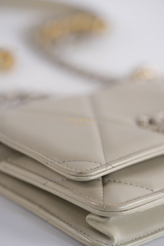 19 Wallet on Chain Light Gray in Mixed Hardware (Microchip) | Purse Maison Luxury Bags Shop