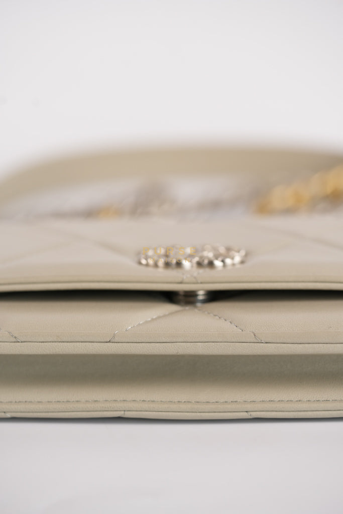 19 Wallet on Chain Light Gray in Mixed Hardware (Microchip) | Purse Maison Luxury Bags Shop