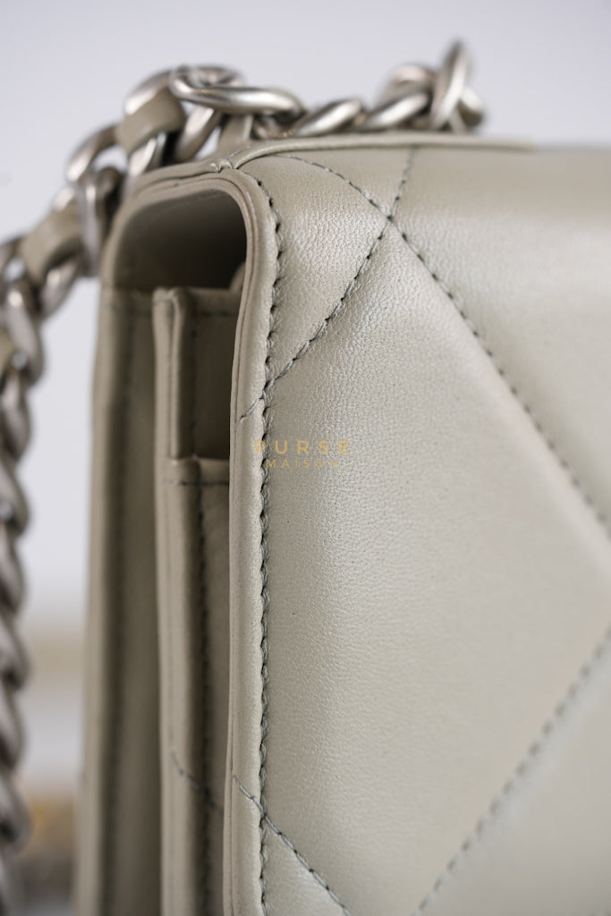 19 Wallet on Chain Light Gray in Mixed Hardware (Microchip) | Purse Maison Luxury Bags Shop