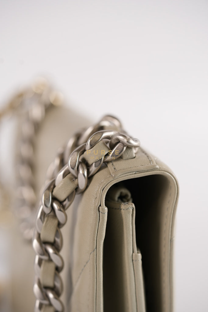 19 Wallet on Chain Light Gray in Mixed Hardware (Microchip) | Purse Maison Luxury Bags Shop