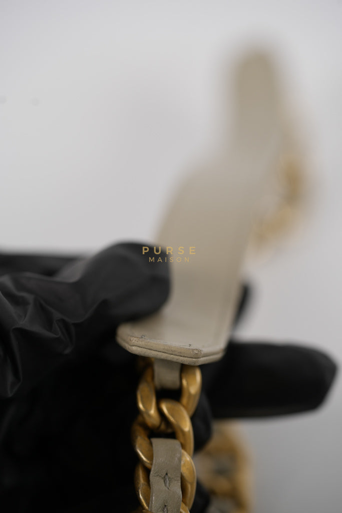 19 Wallet on Chain Light Gray in Mixed Hardware (Microchip) | Purse Maison Luxury Bags Shop