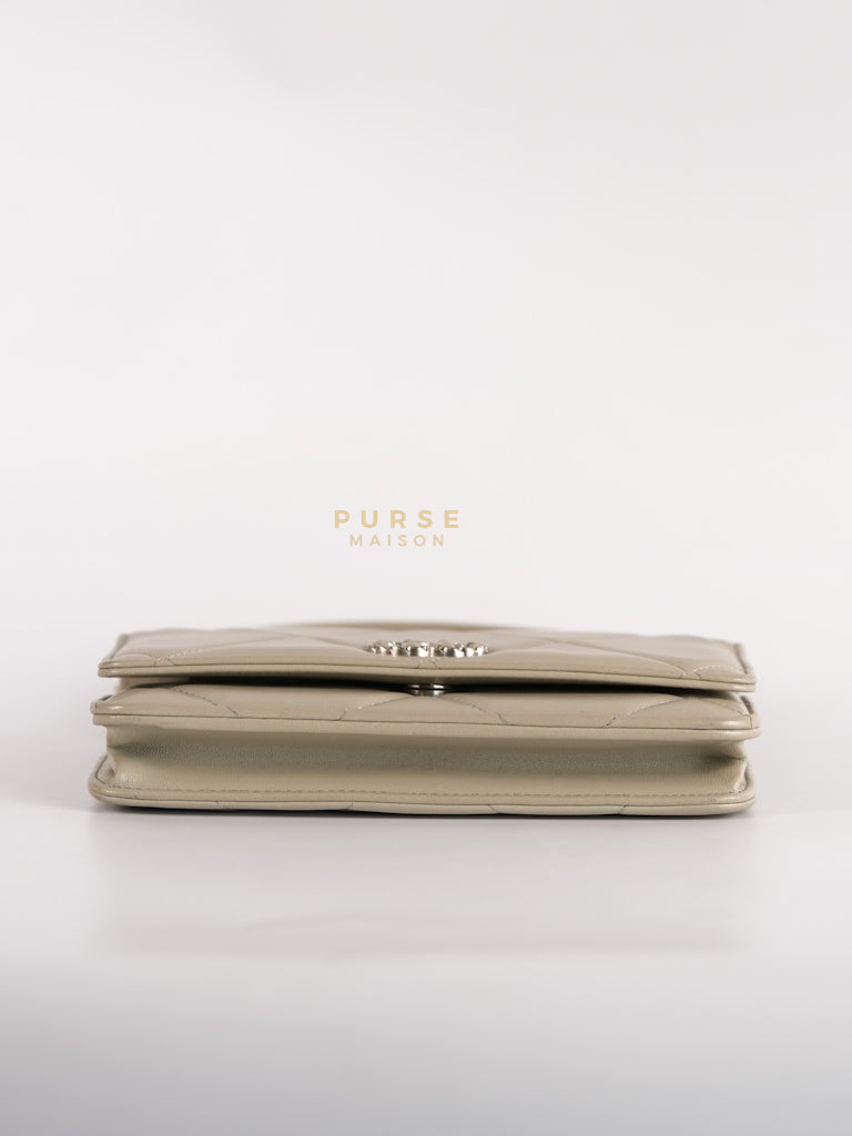 19 Wallet on Chain Light Gray in Mixed Hardware (Microchip) | Purse Maison Luxury Bags Shop