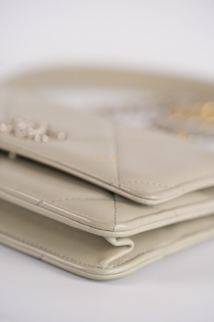 19 Wallet on Chain Light Gray in Mixed Hardware (Microchip) | Purse Maison Luxury Bags Shop