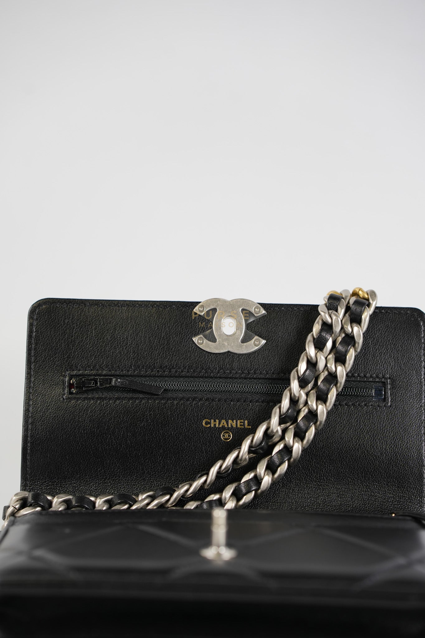 19 Wallet On Chain (WOC) in Black Lambskin Leather and Mix Hardware (Microchip) | Purse Maison Luxury Bags Shop