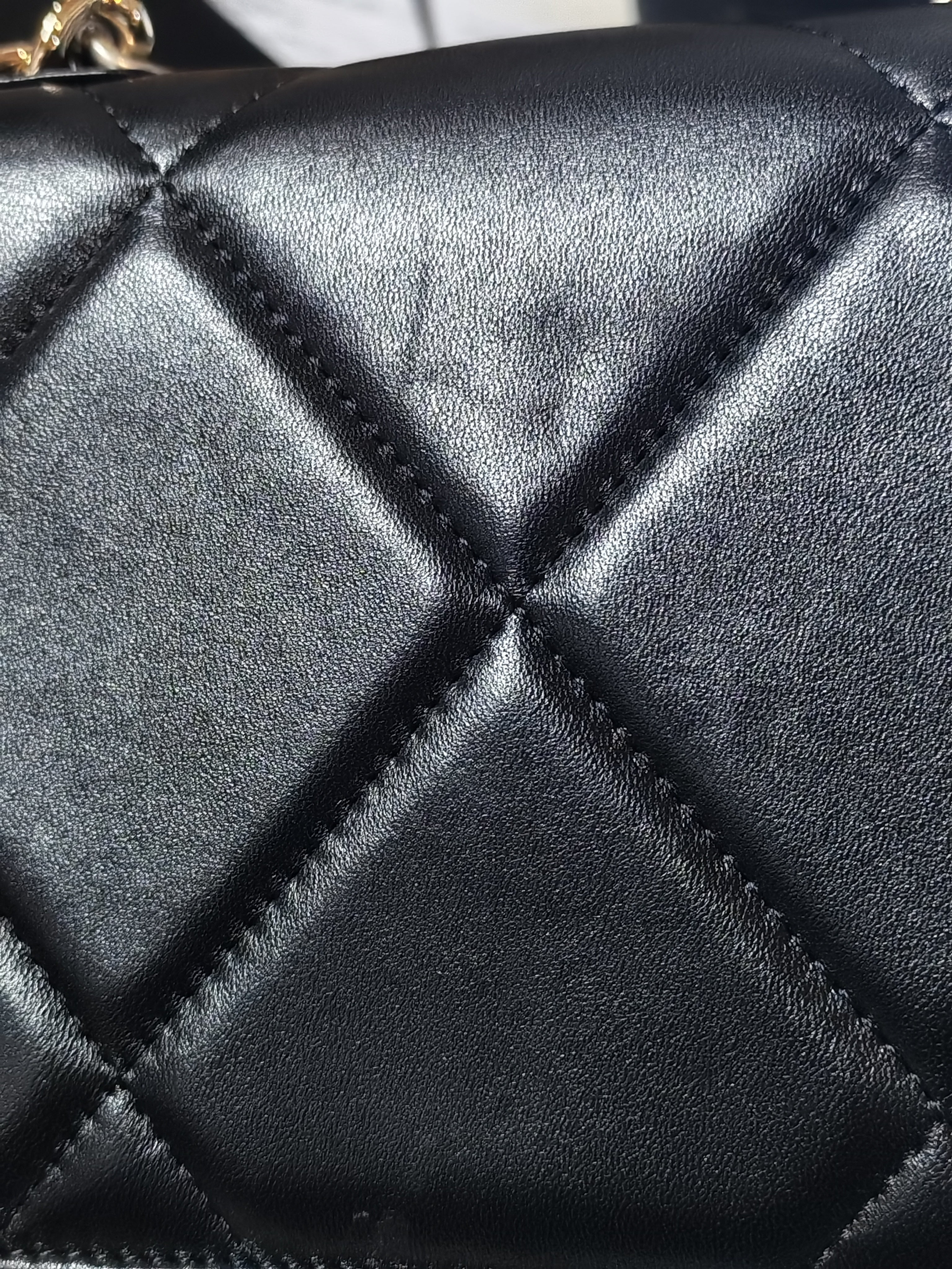 19 Wallet On Chain (WOC) in Black Lambskin Leather and Mix Hardware (Microchip) | Purse Maison Luxury Bags Shop