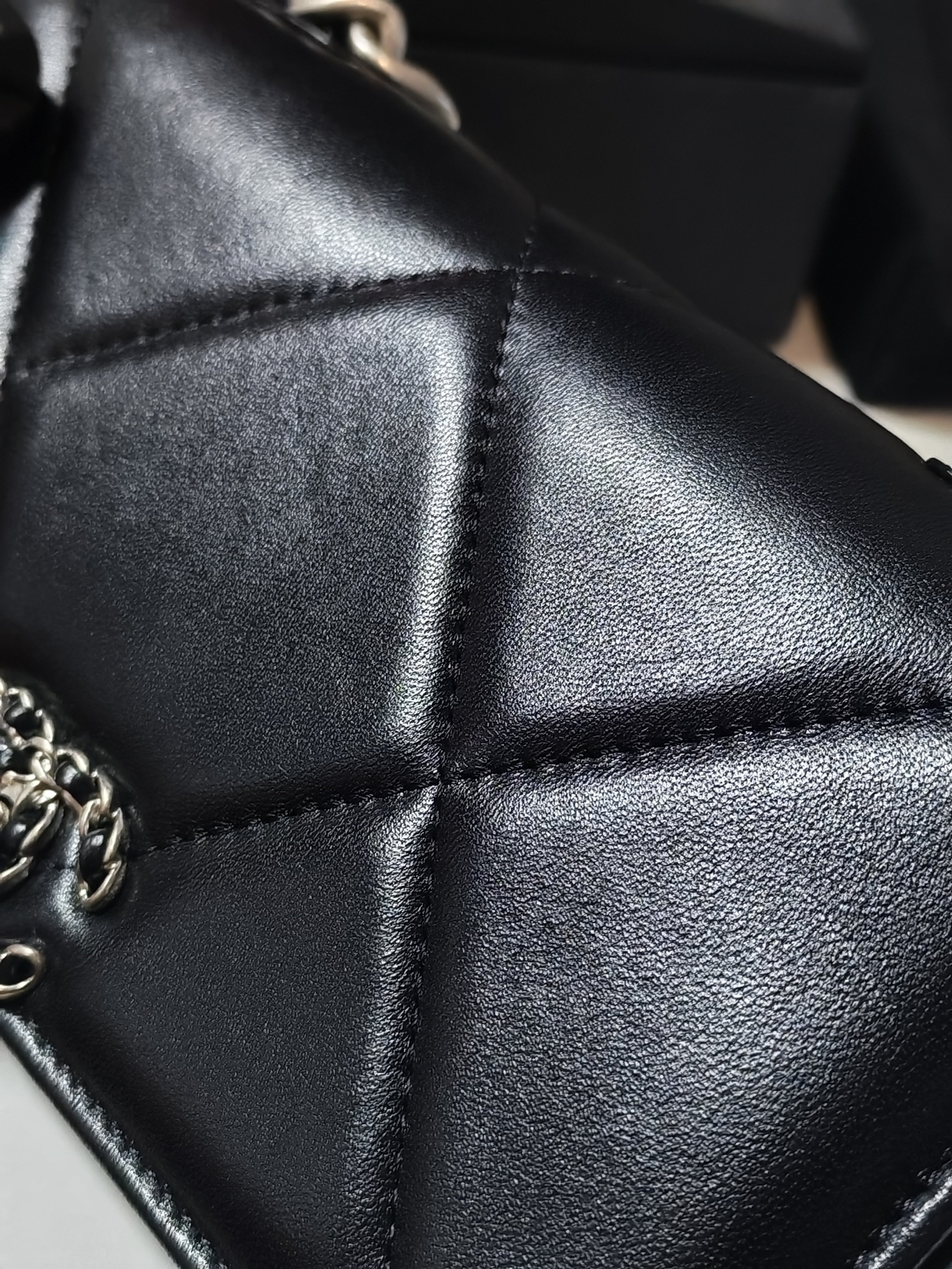 19 Wallet On Chain (WOC) in Black Lambskin Leather and Mix Hardware (Microchip) | Purse Maison Luxury Bags Shop