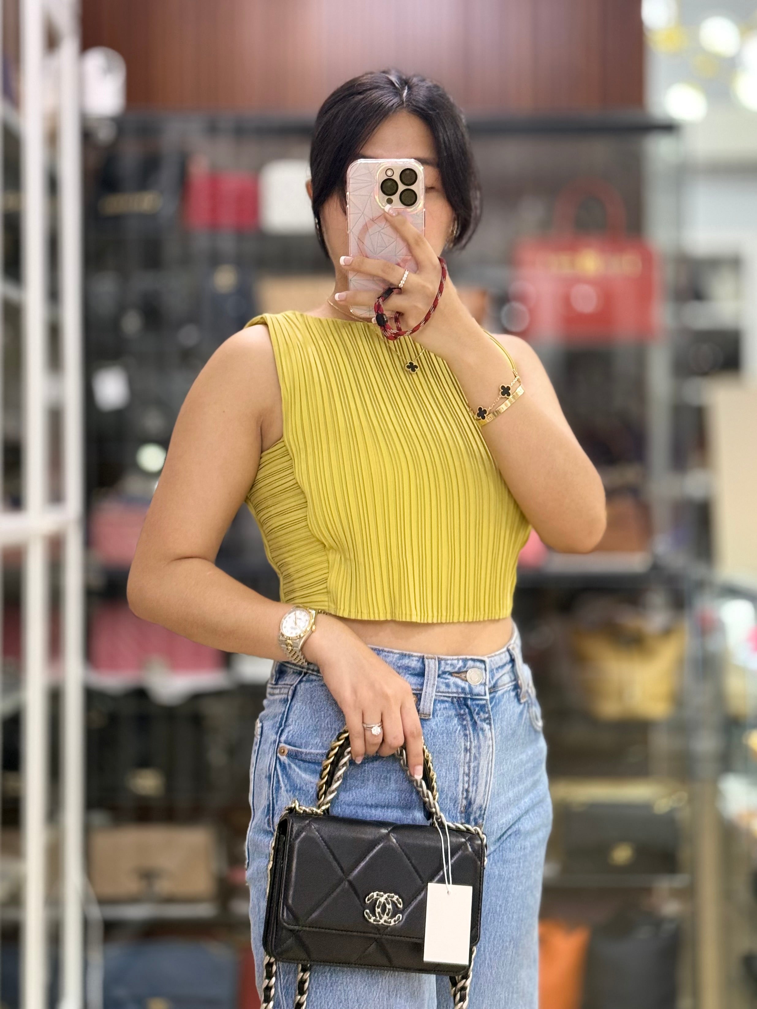 19 Wallet On Chain (WOC) in Black Lambskin Leather and Mix Hardware (Microchip) | Purse Maison Luxury Bags Shop