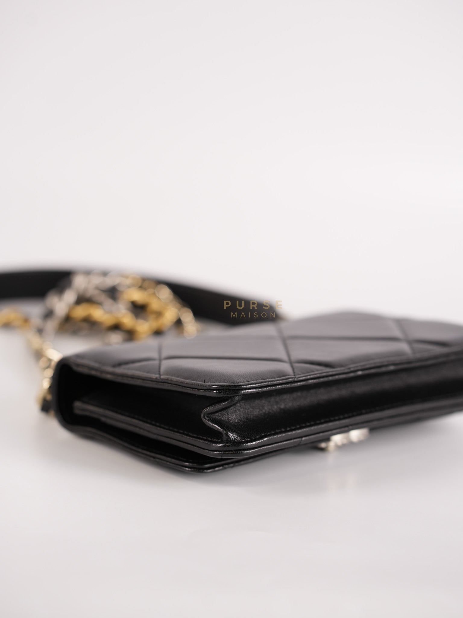 19 Wallet On Chain (WOC) in Black Lambskin Leather and Mix Hardware (Microchip) | Purse Maison Luxury Bags Shop