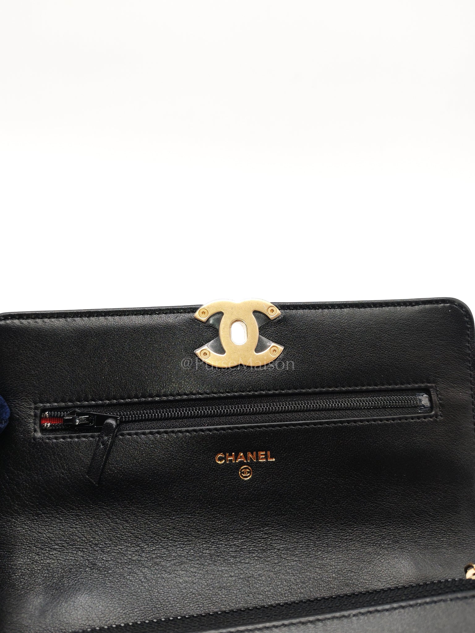 19 Wallet on Chain (WOC) in Black Lambskin Mix Hardware Microchip | Purse Maison Luxury Bags Shop