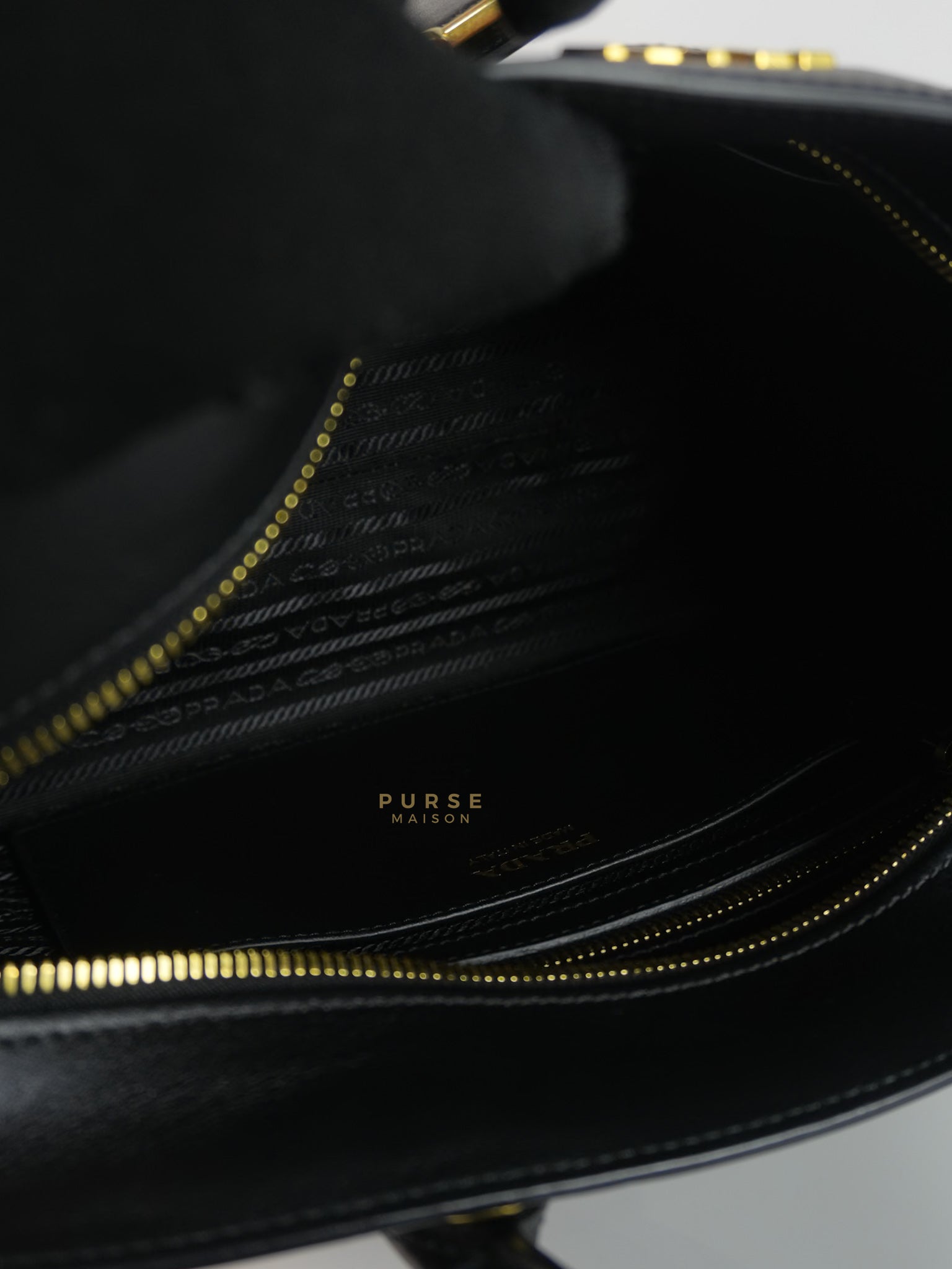 1BA046 City Esplanade Medium Bicolor (Cerise/Nero) Saffiano Tote Bag | Purse Maison Luxury Bags Shop