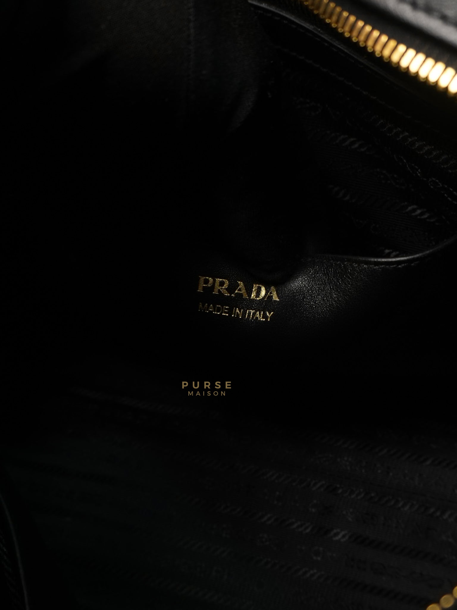 1BA046 City Esplanade Medium Bicolor (Cerise/Nero) Saffiano Tote Bag | Purse Maison Luxury Bags Shop