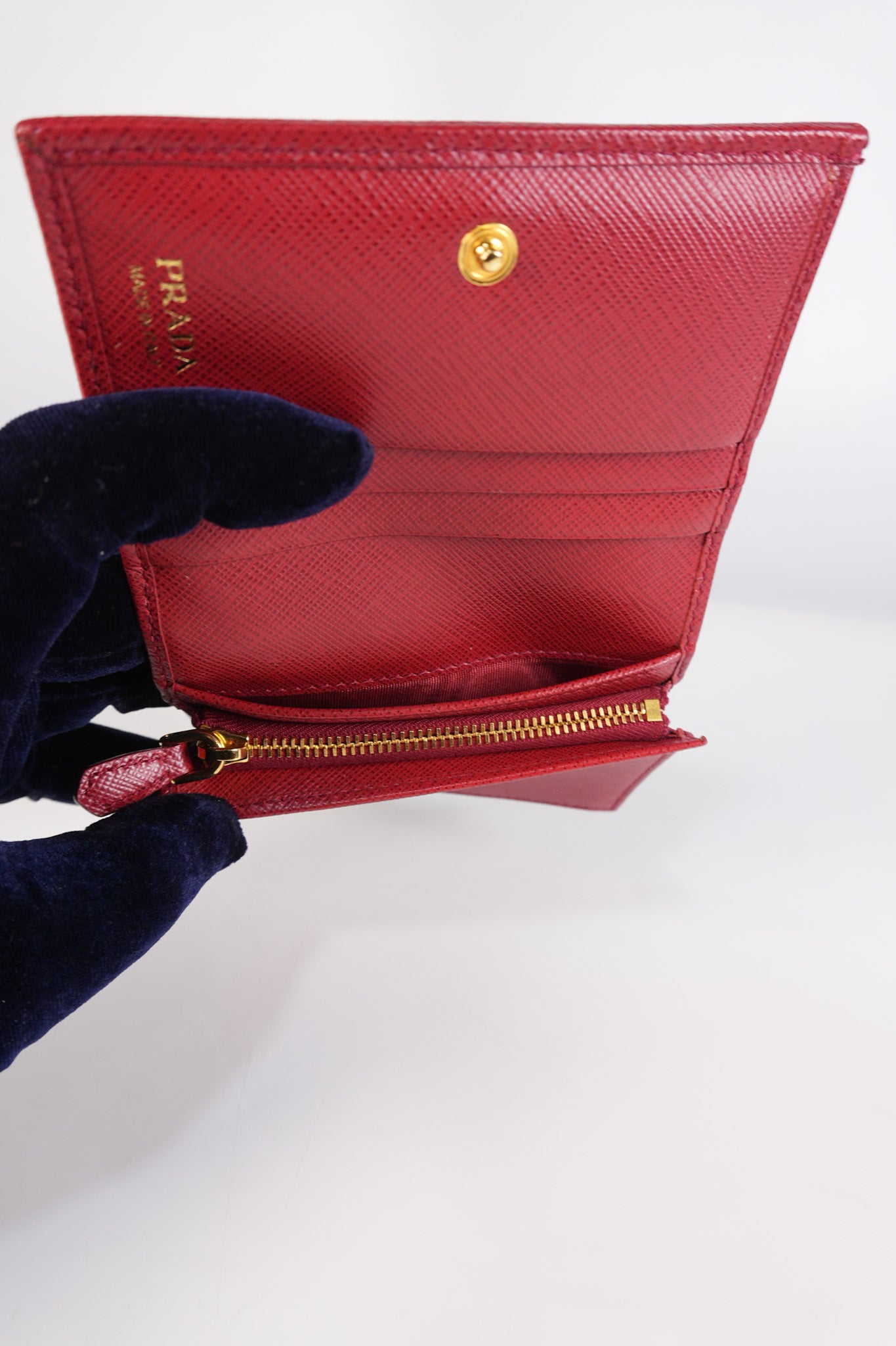 1MV021 Triangle Logo Bi-fold Wallet in Fouco/Red Saffiano Leather | Purse Maison Luxury Bags Shop