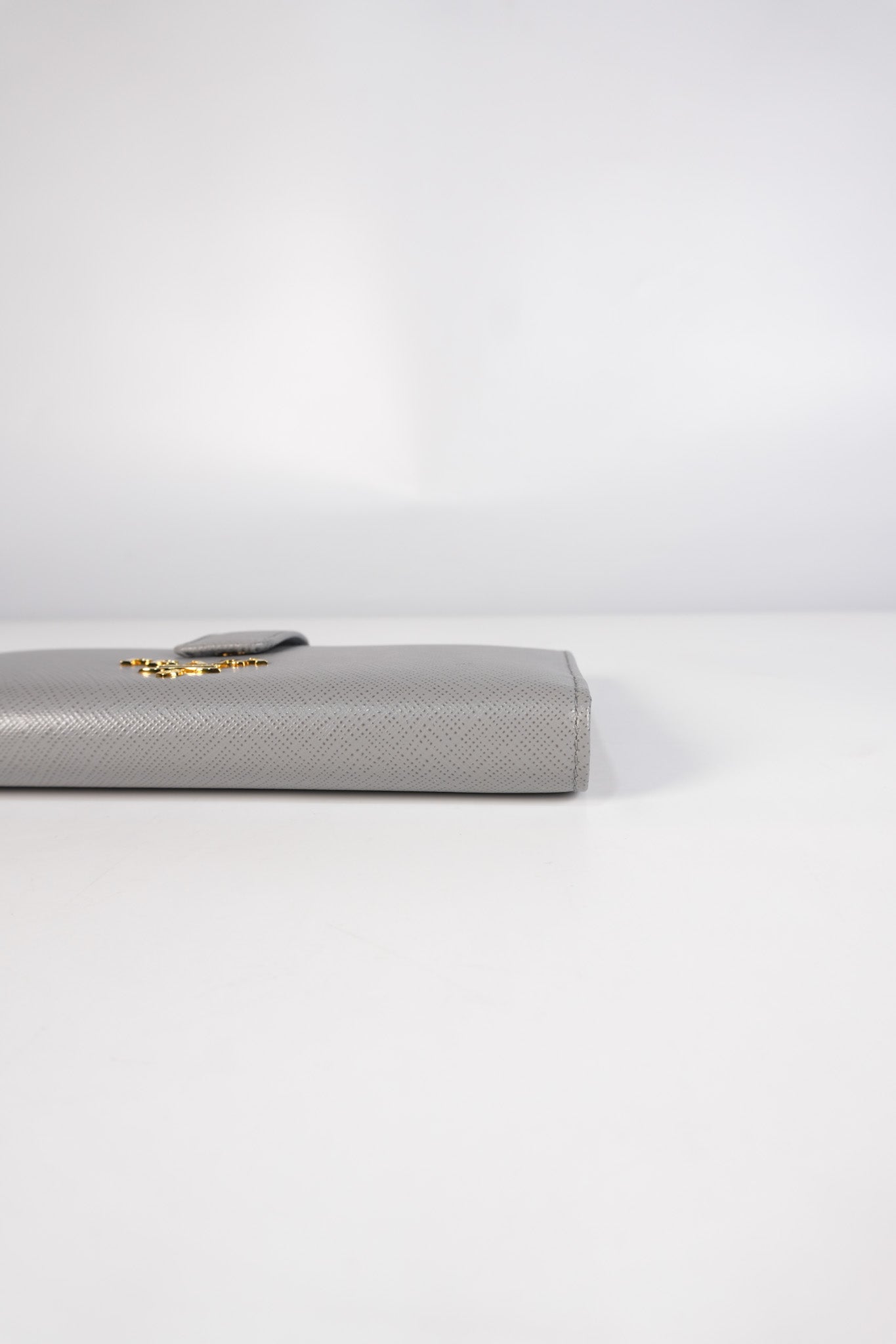 1MV025 Bi-fold Long Wallet in Nube Saffiano Leather | Purse Maison Luxury Bags Shop