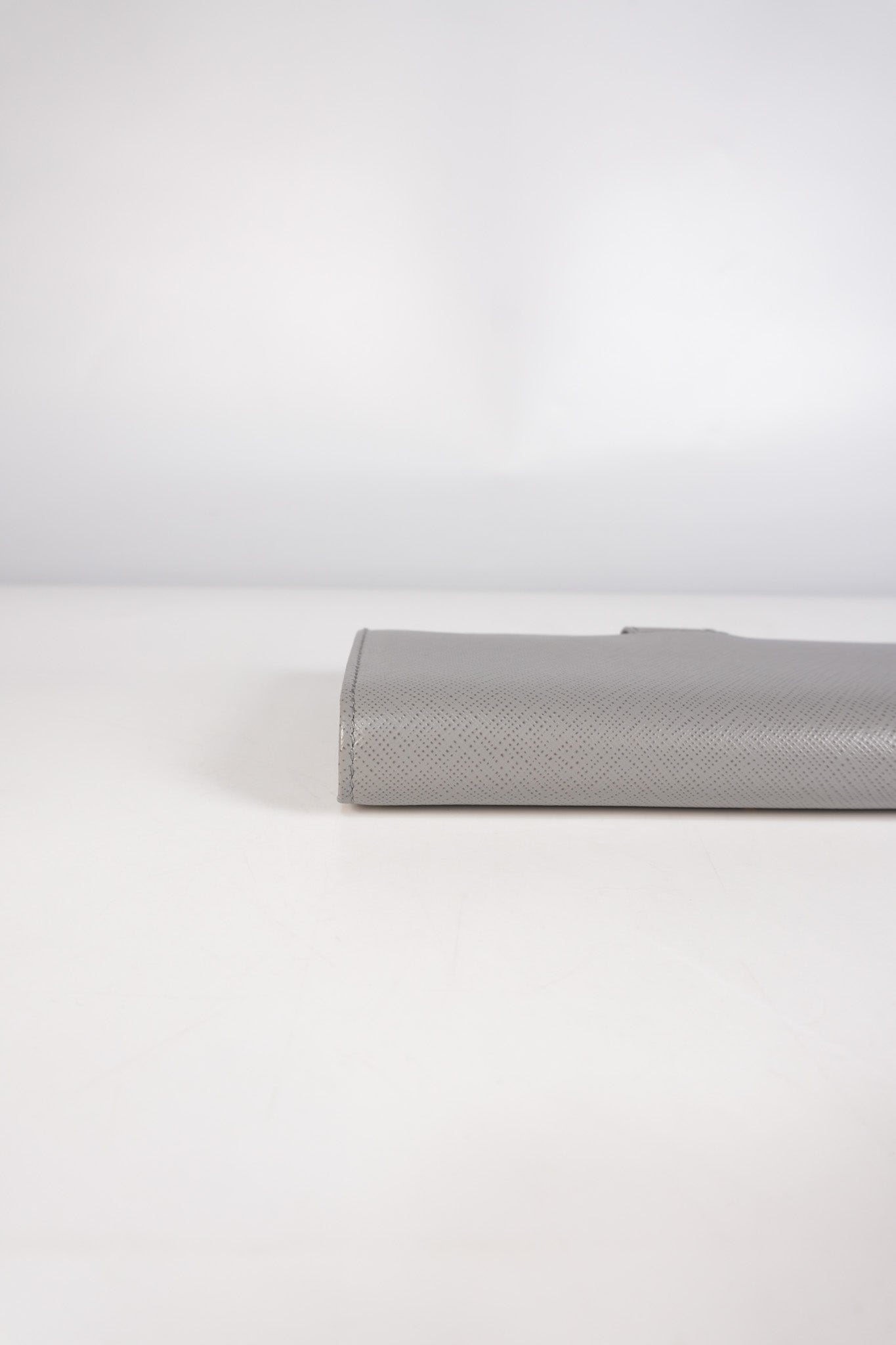 1MV025 Bi-fold Long Wallet in Nube Saffiano Leather | Purse Maison Luxury Bags Shop