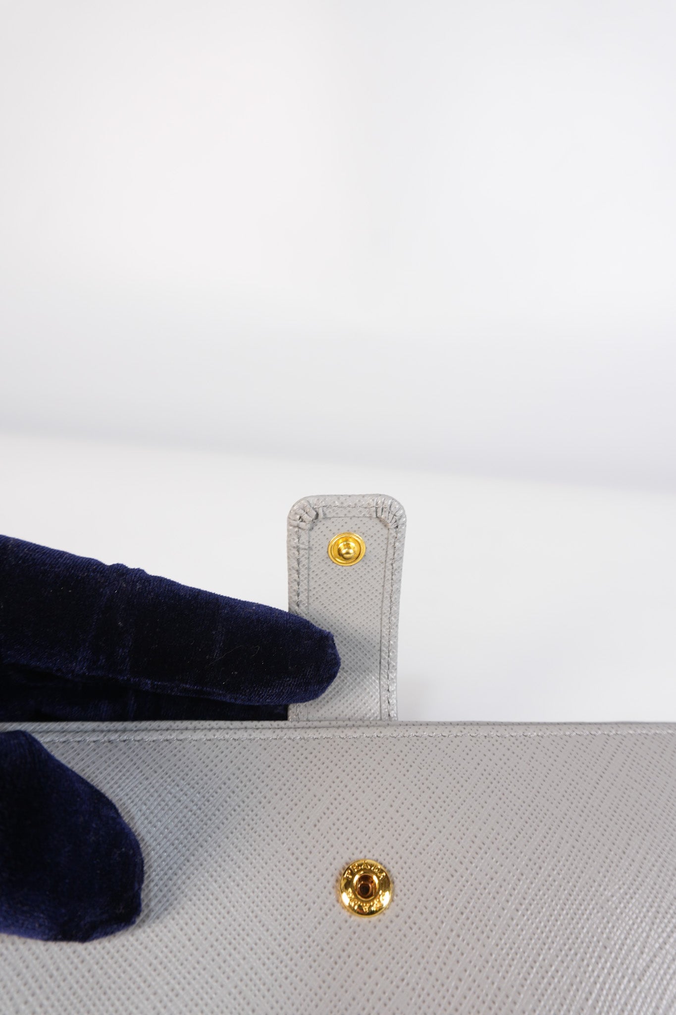 1MV025 Bi-fold Long Wallet in Nube Saffiano Leather | Purse Maison Luxury Bags Shop